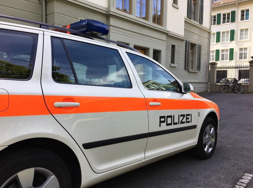 Die Kapo Glarus rückte am Freitagabend wegen einer Dreijährigen aus.