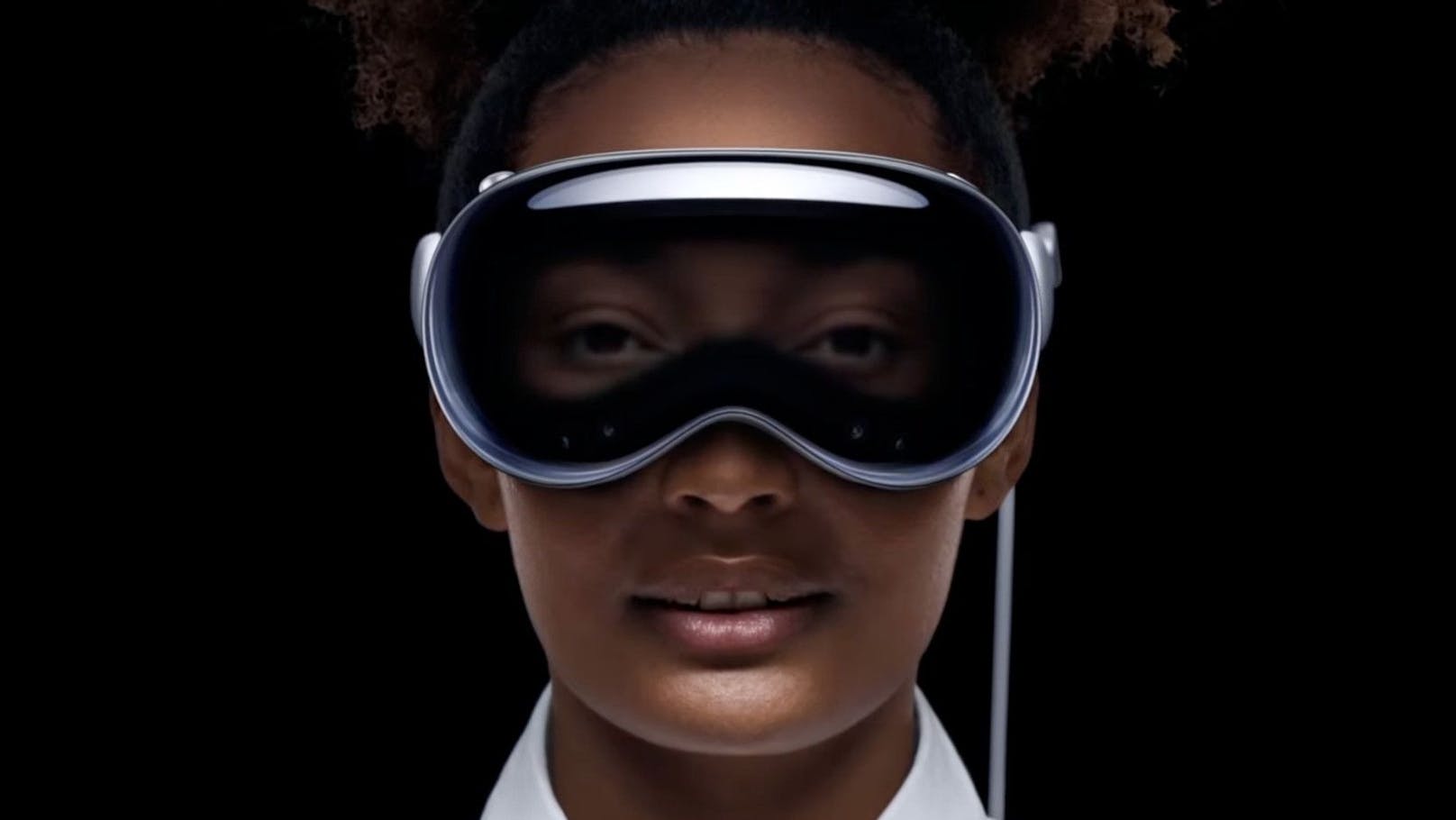 Apple präsentiert seine Cyberbrille Vision Pro. So sieht sie aus. Die neuartige Cyberbrille kann mit den Händen bedient werden, sagt der Hersteller. Sie soll ein völlig neues Erlebnis für Nutzerinnen und Nutzer bieten.