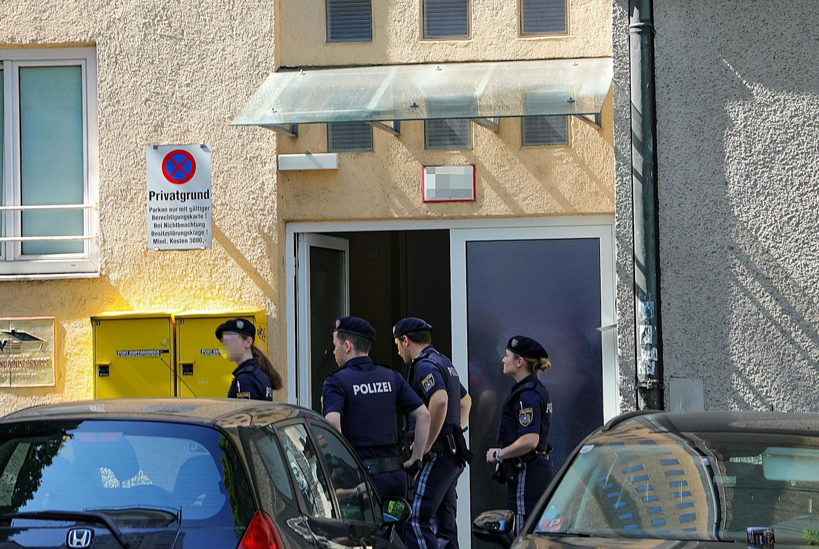 Ein Salzburger (52) wurde in seiner Wohnung getötet. Die Ermittler verfolgen nun eine neue Spur.