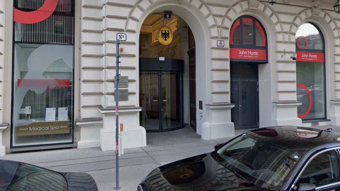 Böller-Attacke auf deutsche Botschaft in Wien. 