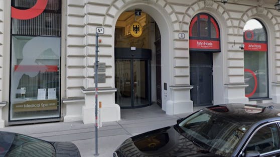 Auf die deutsche Botschaft in Wien sind Böller geworfen worden.