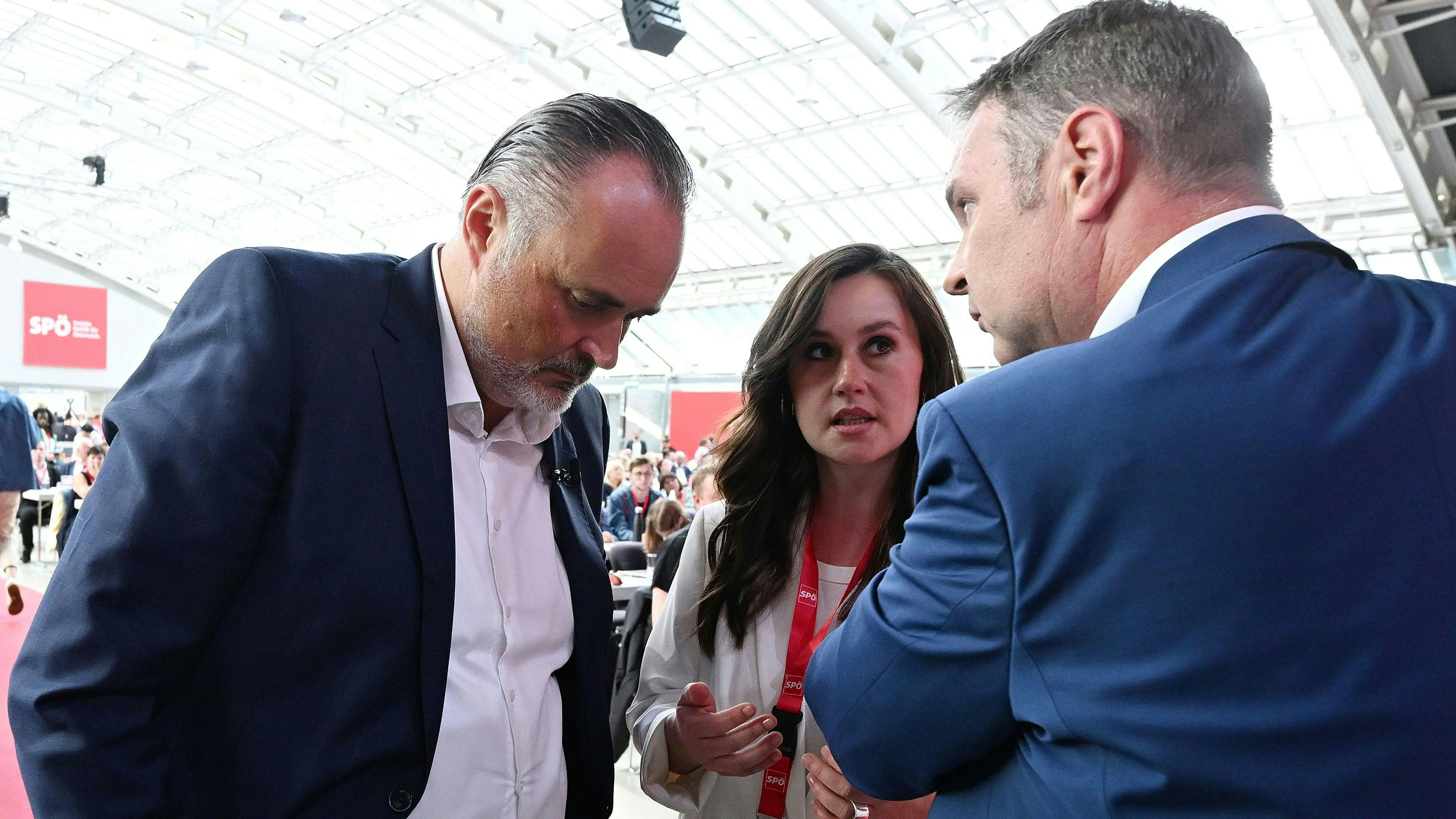 SPÖ-Chef Babler lässt die Stimmen neu auszählen, Doskozil zieht sich nach Eisenstadt zurück.