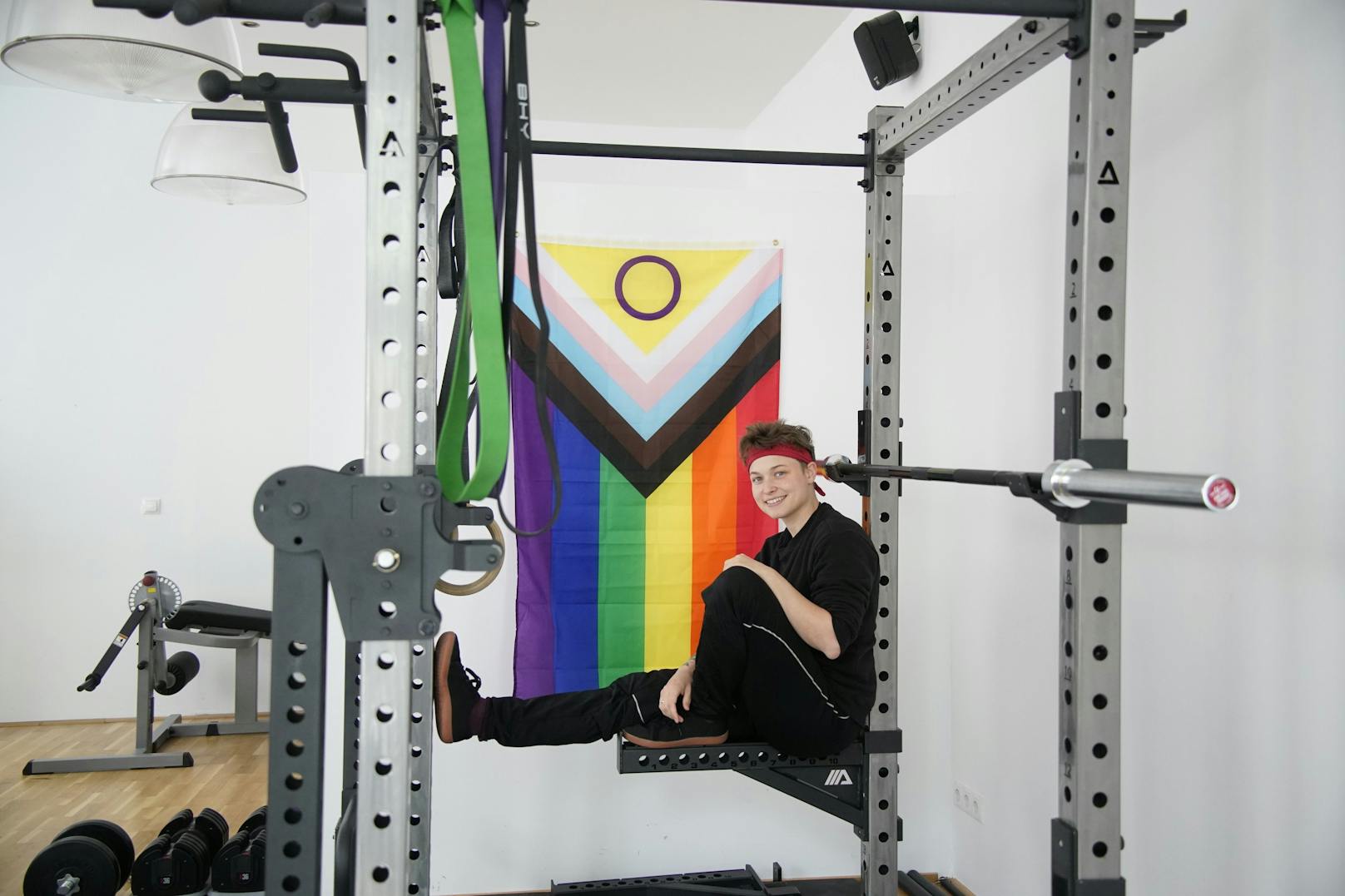Flo Grabher (32) im Queer Muscle Studio in Wien-Fünfhaus.