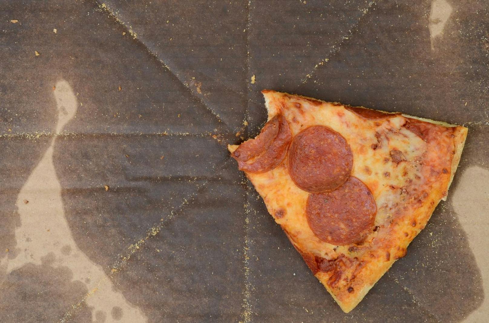Angebissenes Pizzastück für 500.000 Dollar zum Verkauf