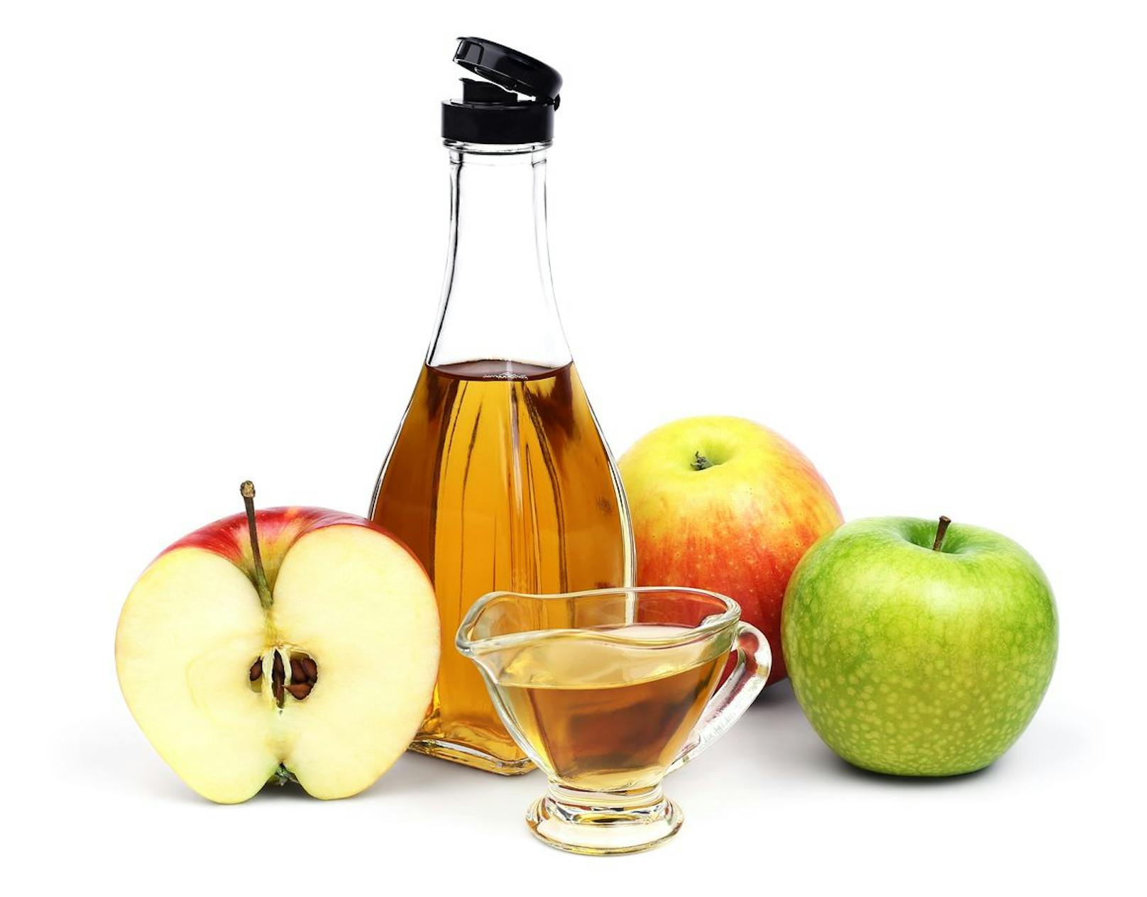 Apfelkerne kannst du ruhig schlucken. Wer die Fruchtkerne jedoch sammelt kann daraus Apfelpektin herstellen oder die Kerne als hausgemachten Apfelessig verwerten. 