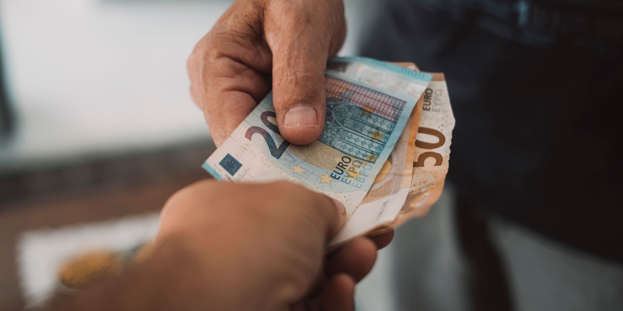 Brauche Dringend 3000 Euronull