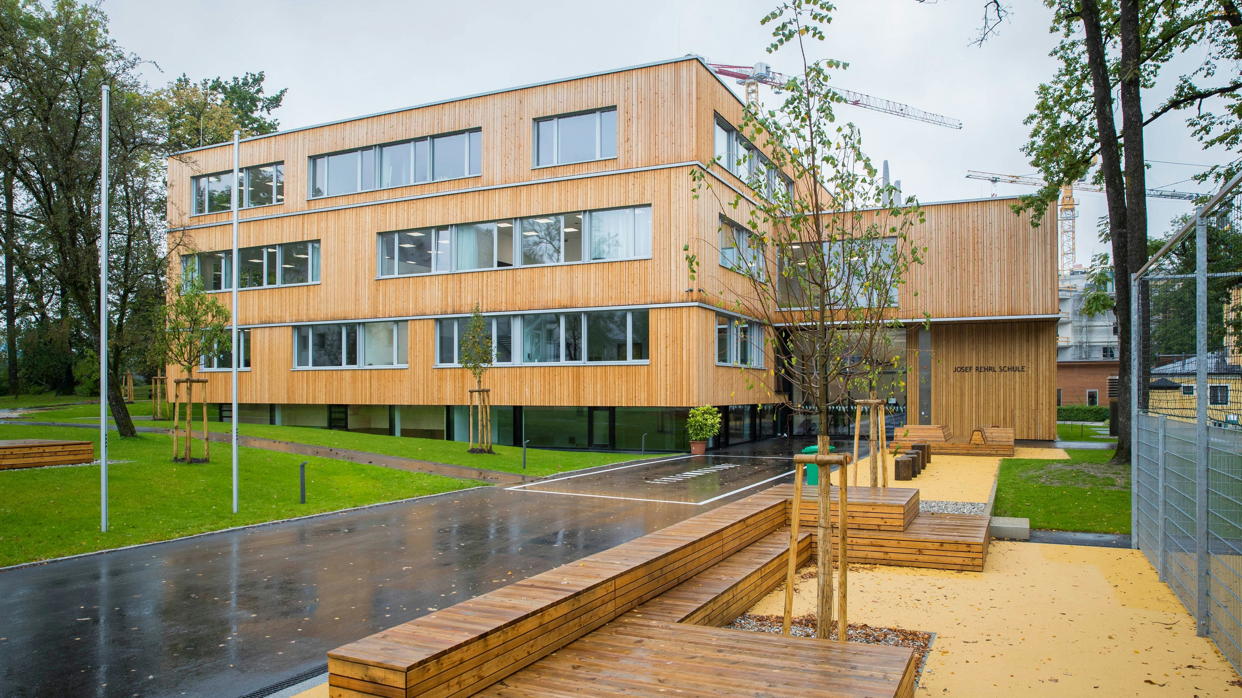 Heutige Josef Rehrl Schule in Salzburg 