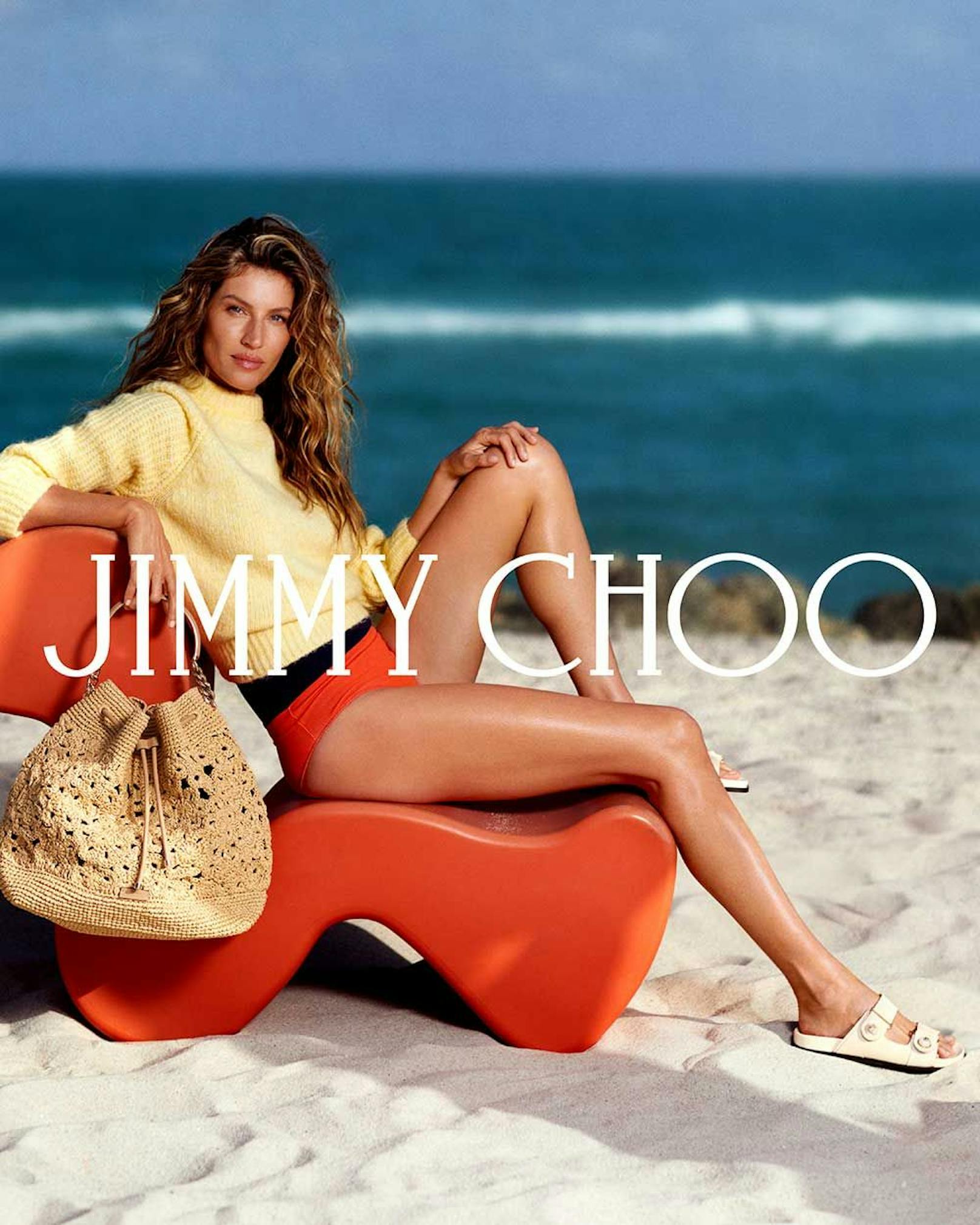 Das brasilianische Supermodel Gisele Bündchen versprüht am Strand Sommer-Feeling pur. Wer schaut da noch auf die Birkenstock Look-a-likes?&nbsp;