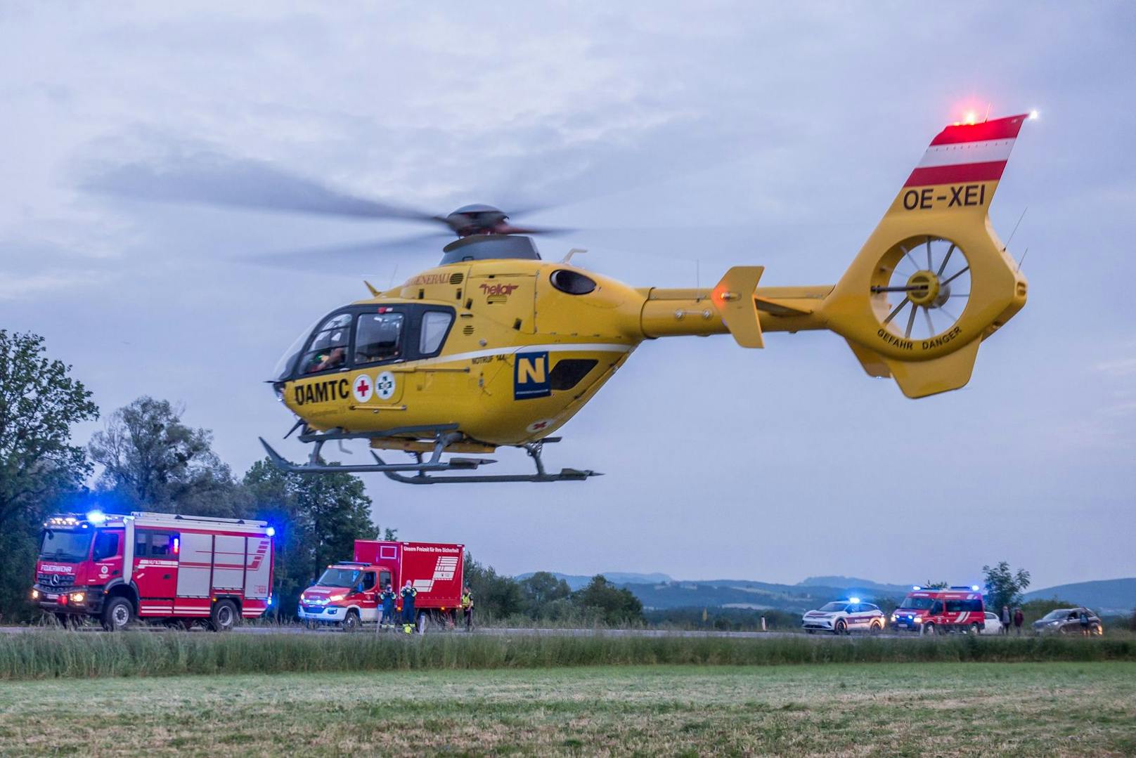 Der 15-jährige Sohn, der sich als einziger selbst aus dem Wrack befreien konnte, ...