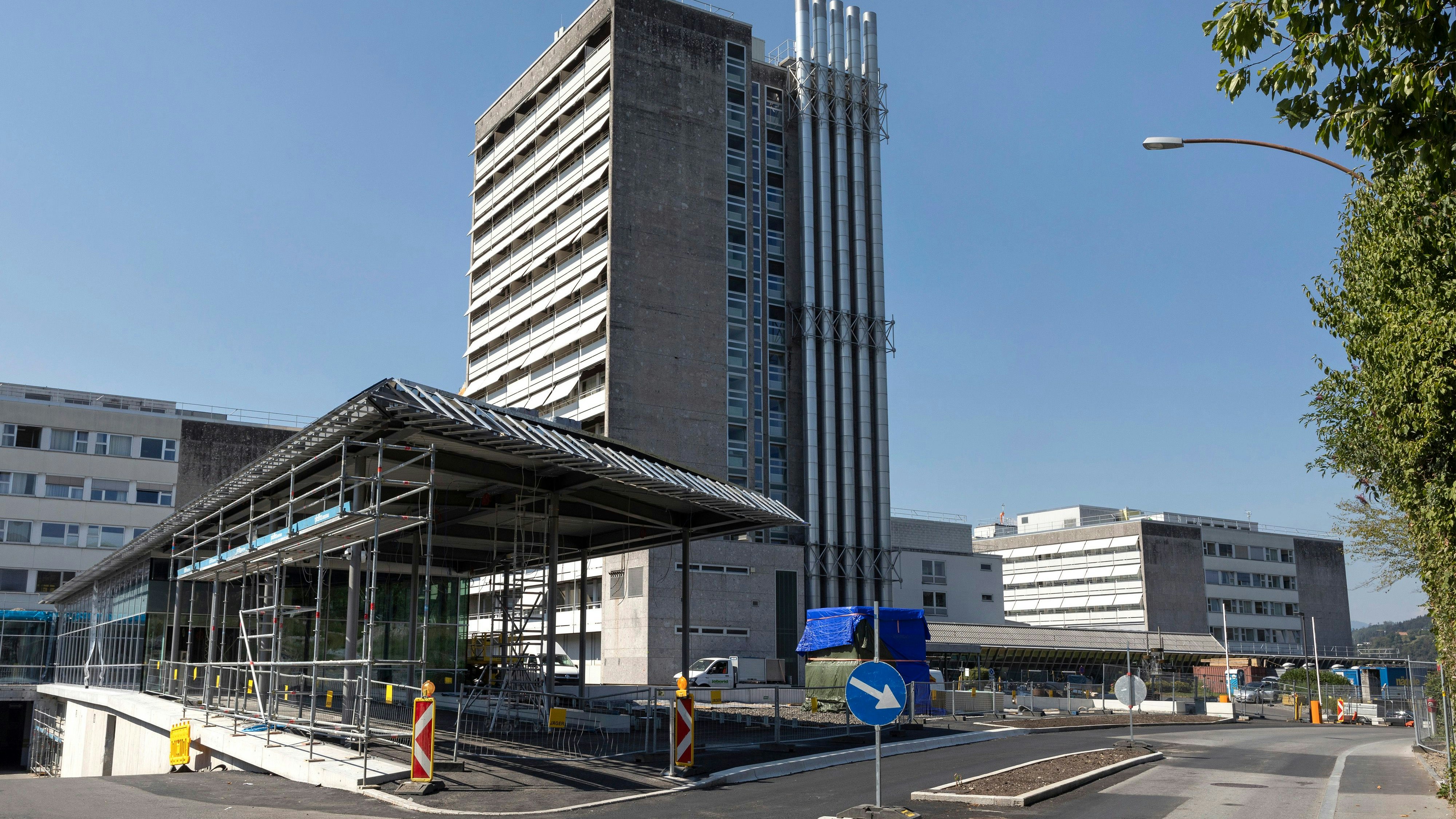 Der Mann wurde in das LKH Feldkirch eingeliefert.