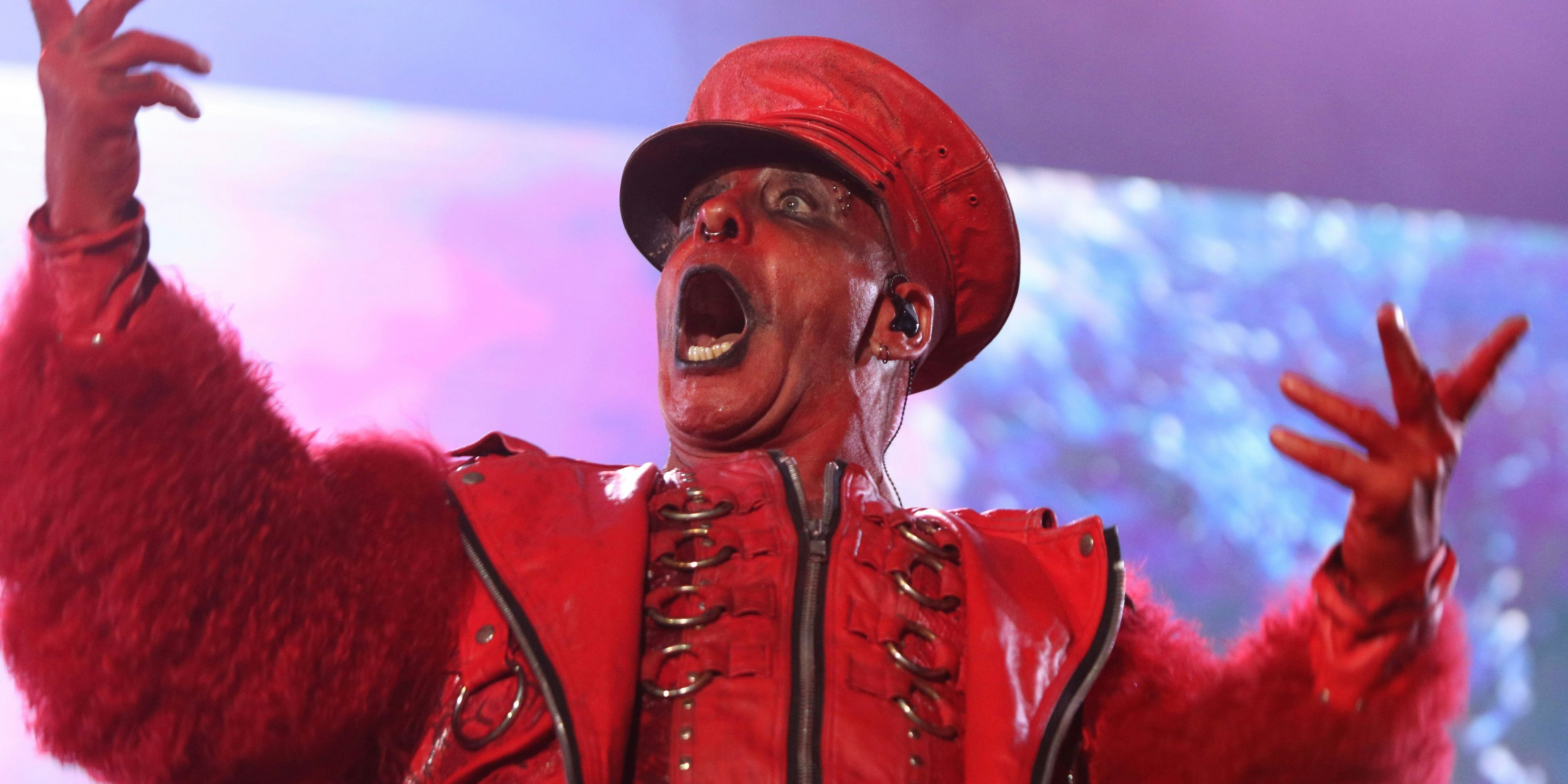 Rammstein-Frontmann Till Lindemann steht aktuell im Kreuzfeuer schwerer Anschuldigungen. 