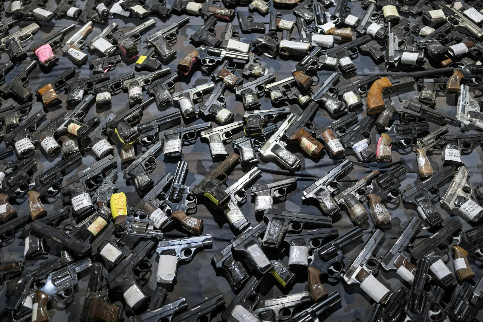 78.000 Waffen wurden nach den Amokläufen in Belgrad bisher bei der Polizei abgegeben.&nbsp;