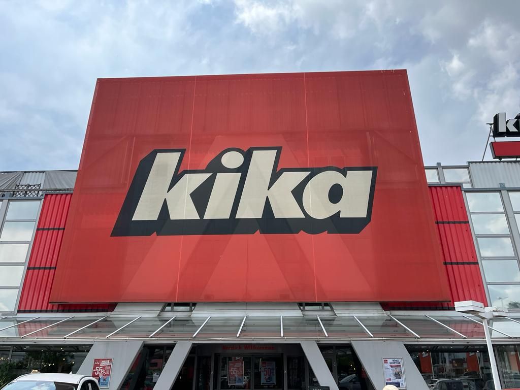 19.000 Mitarbeiter der Möbelkette müssen sich bald einen neuen Job suchen. 