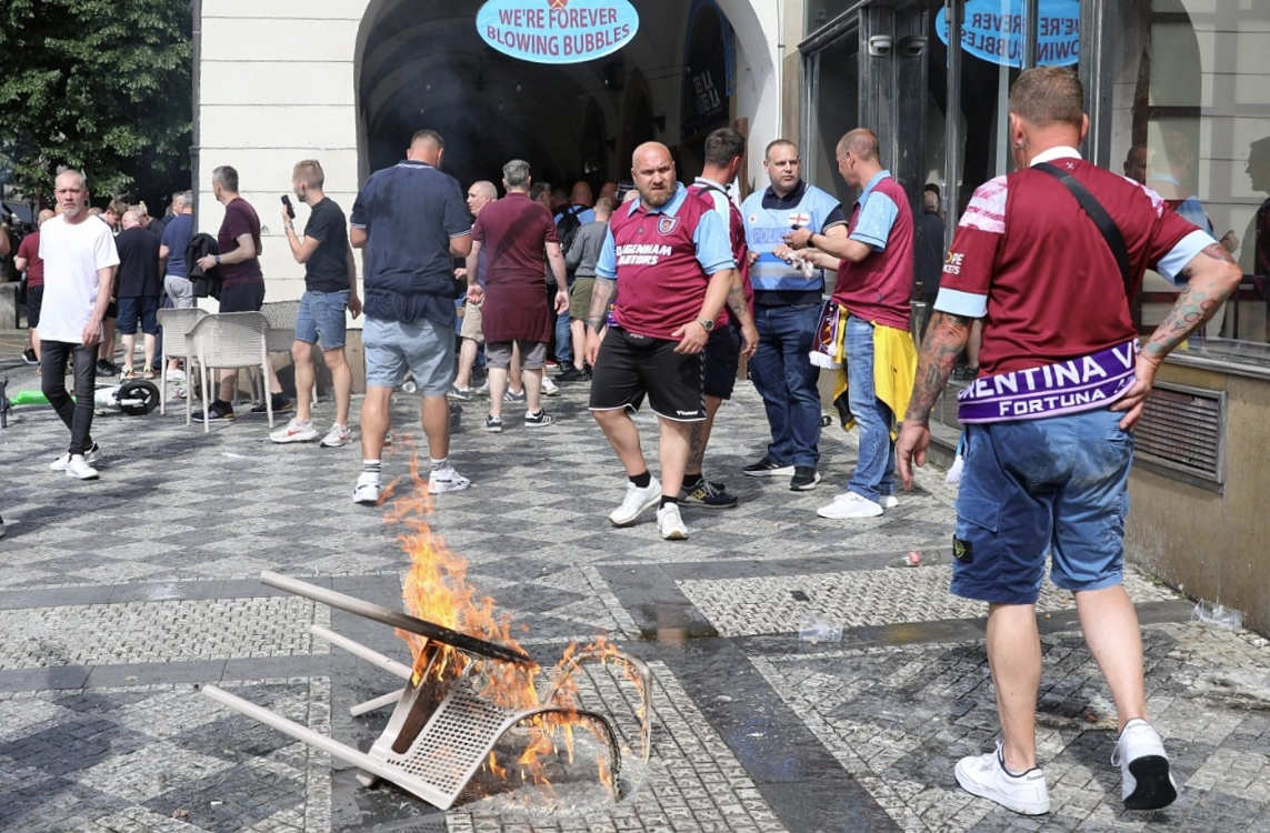 Wilde Szenen in Prag