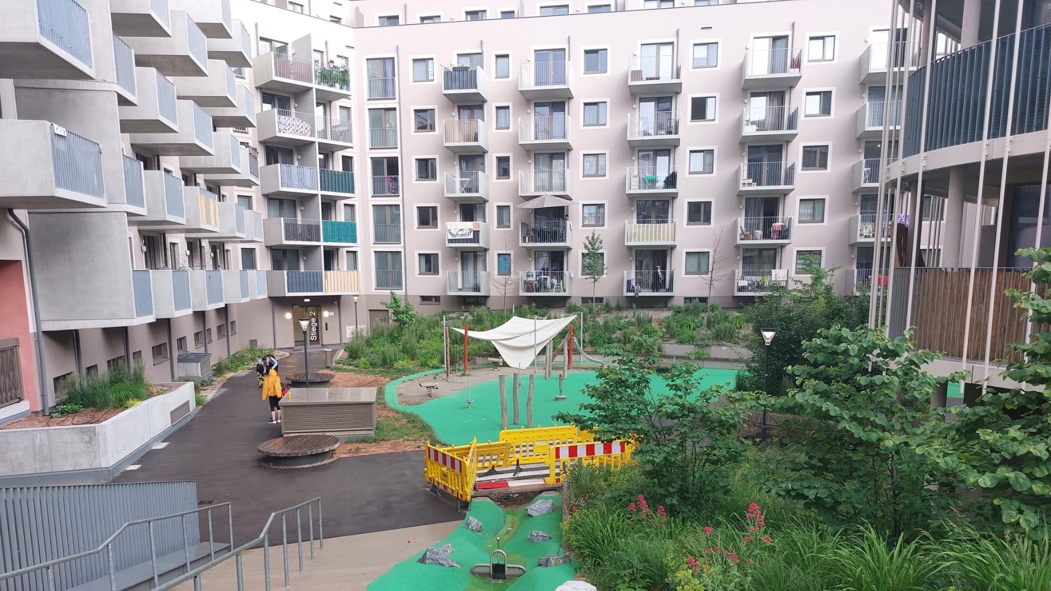 Dieser Block in Wien-Simmering mutiert für viele Bewohner zum Wohn-Albtraum.