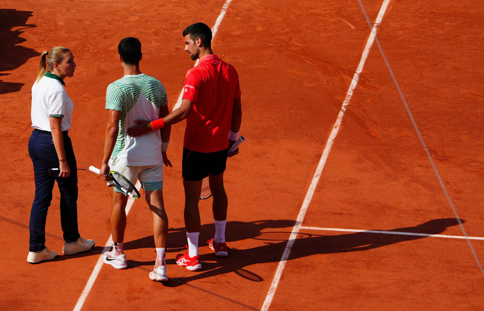 Carlos Alcaraz, Nummer eins der Tennis-Weltrangliste, kämpfte im Paris-Halbfinale mit Krämpfen. 