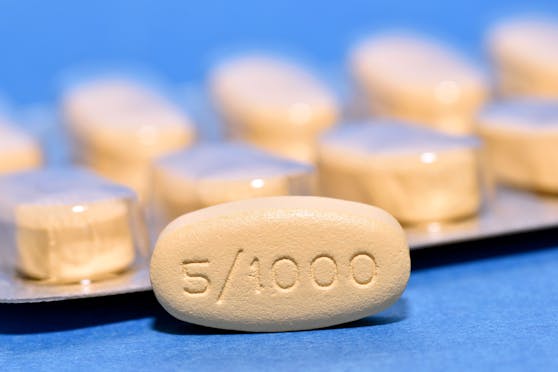 Nach zehn Monaten klagten 6,3 Prozent der mit dem Antidiabetikum Behandelten über Long Covid-Symptome und hatten eine solche Diagnose erhalten. In der Placebo-Gruppe waren es 10,4 Prozent. Das bedeutete eine Verringerung um 40 Prozent.