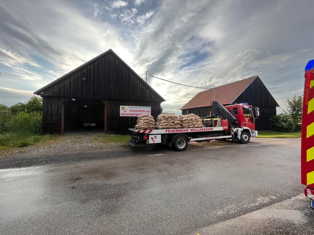 Heute.at - Unwetter, dann Feuer, dann wieder Flut in Wullersdorf