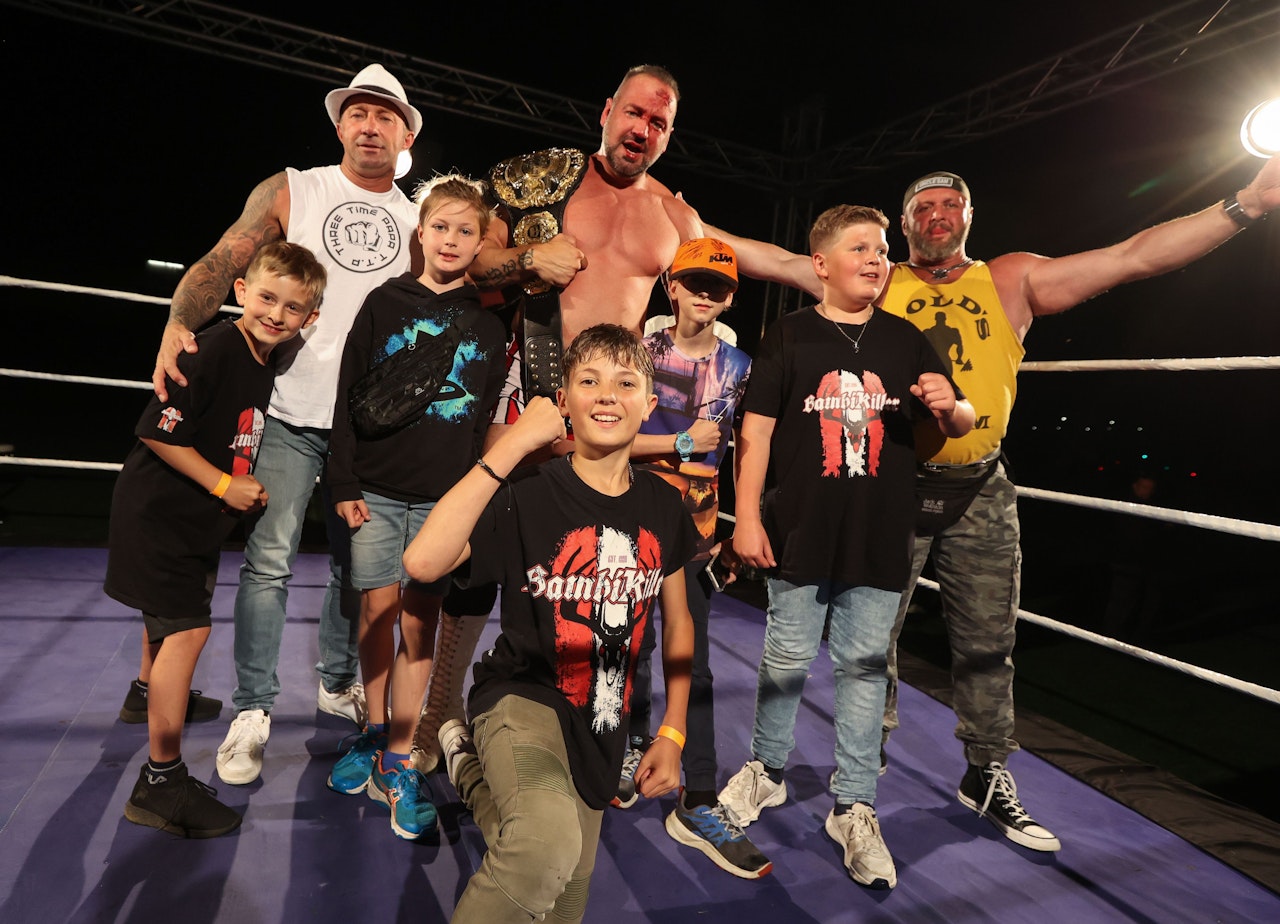 Heute.at - Ganz Leoben steht Kopf, feiert Sieg vom Bambikiller