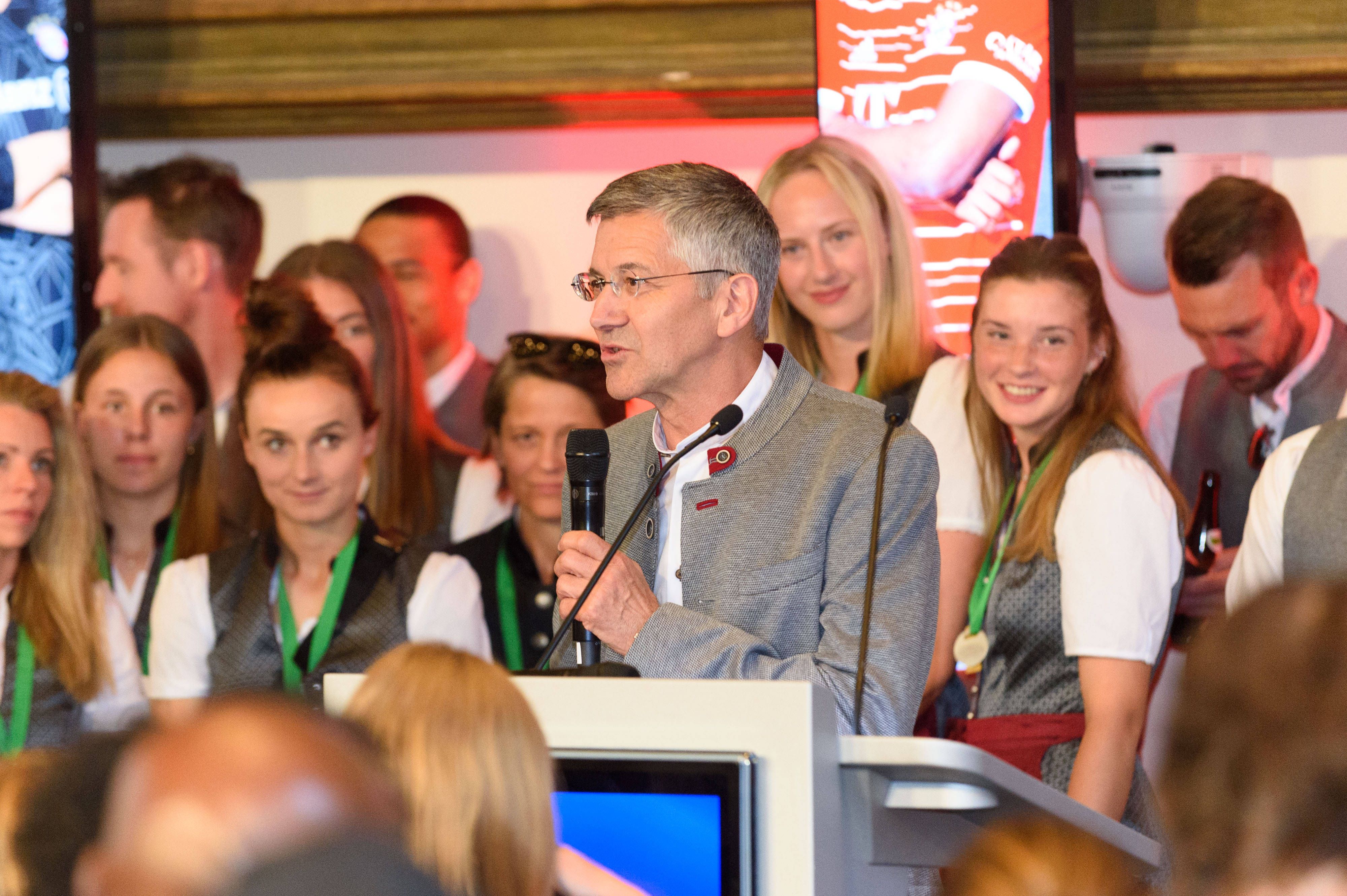 Herbert Hainer plaudert aus dem Nähkästchen.