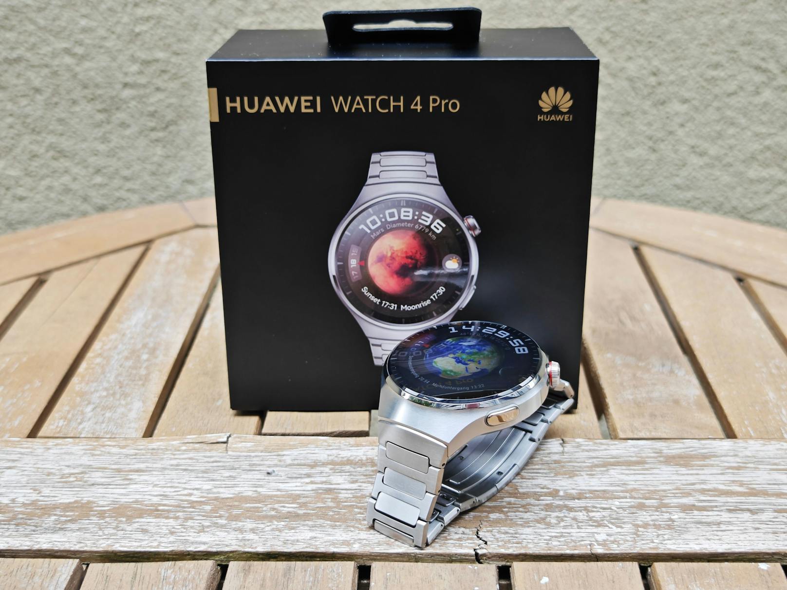 Gleich vorneweg: Günstig sind die beiden neuen Smartwatch-Modelle nicht. Ab dem 19. Juni wird die Huawei Watch 4 ab 449 Euro verkauft, das Pro-Modell kommt gar...