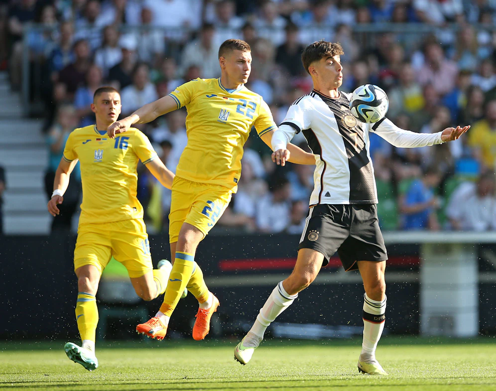 Kai Havertz (r.) traf zum 2:3, holte den Elfer vor dem 3:3 raus.
