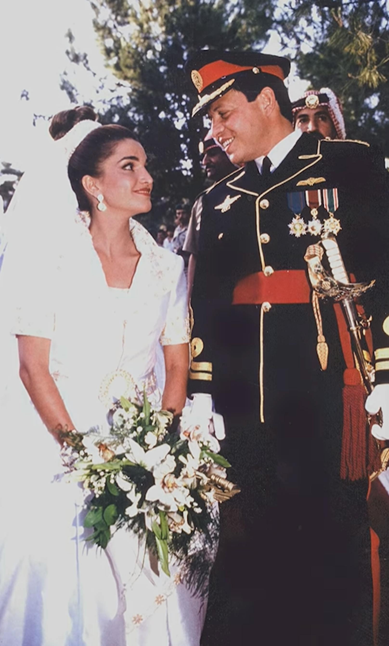 Am 10. Juni 1993 folgte die Hochzeit mit Prinz Abdullah bin al-Hussein von Jordanien, der sechs Jahre später König wurde.