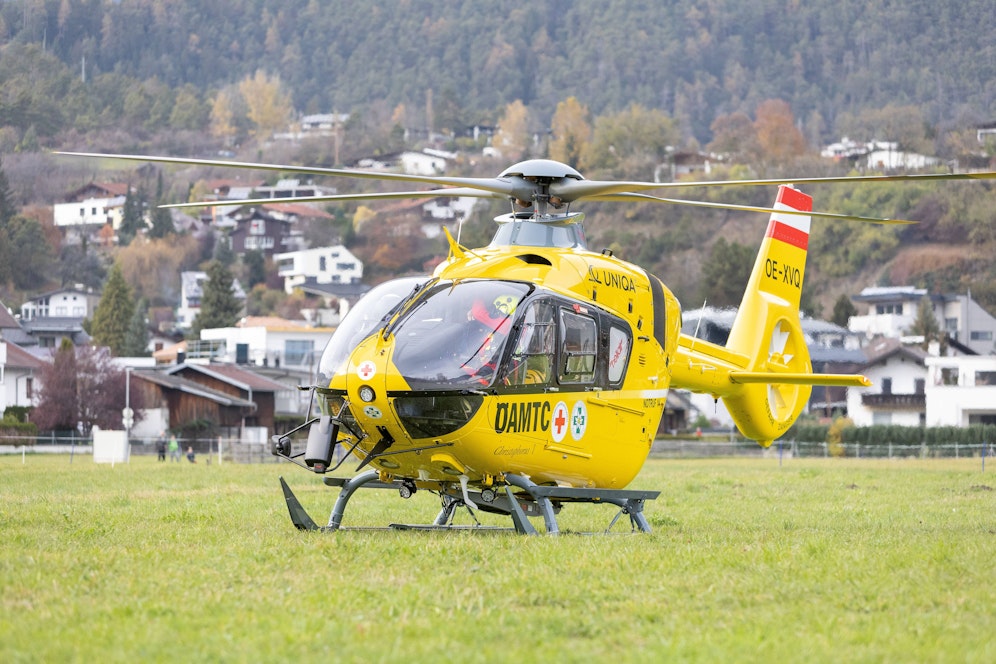 Das Kleinkind musste noch an der Unfallstelle in den Tiefschlaf versetzt werden. (symbolbild)