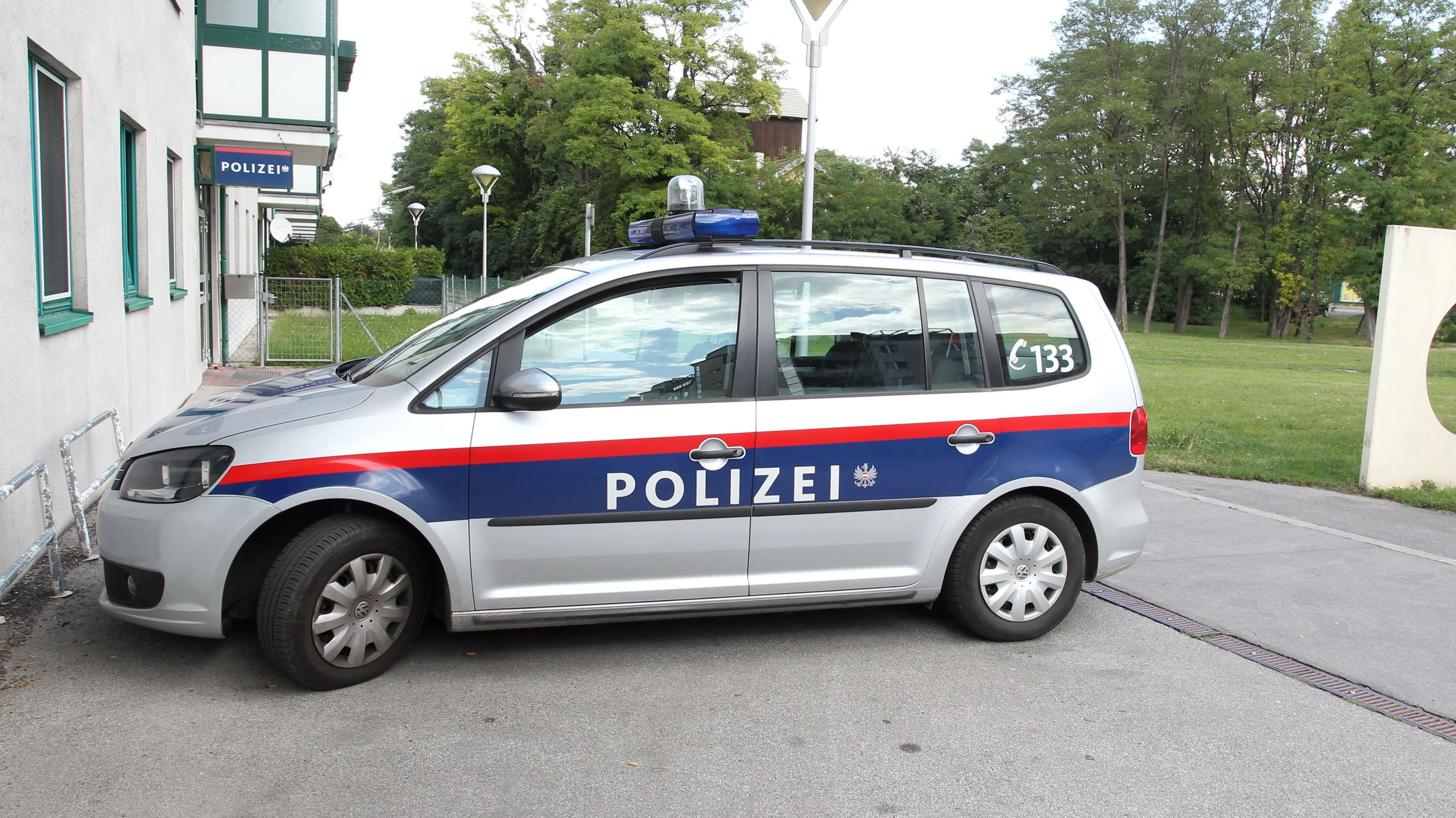20120812 / polizei polizeiauto auto / foto: denise auer / tageszeitung heute
