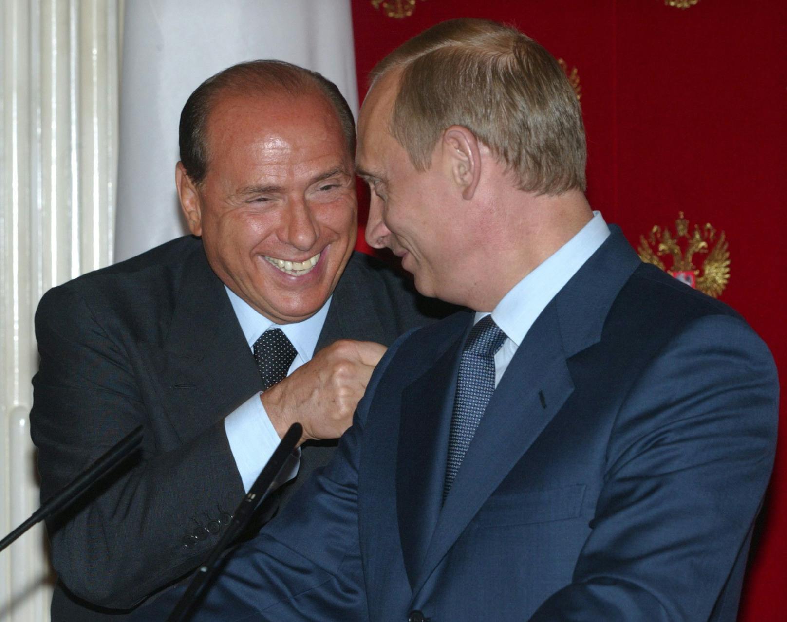 Putin lobte Berlusconi für Weitsicht, ausgewogene Entscheidungen, Humor und Lebensfreude.