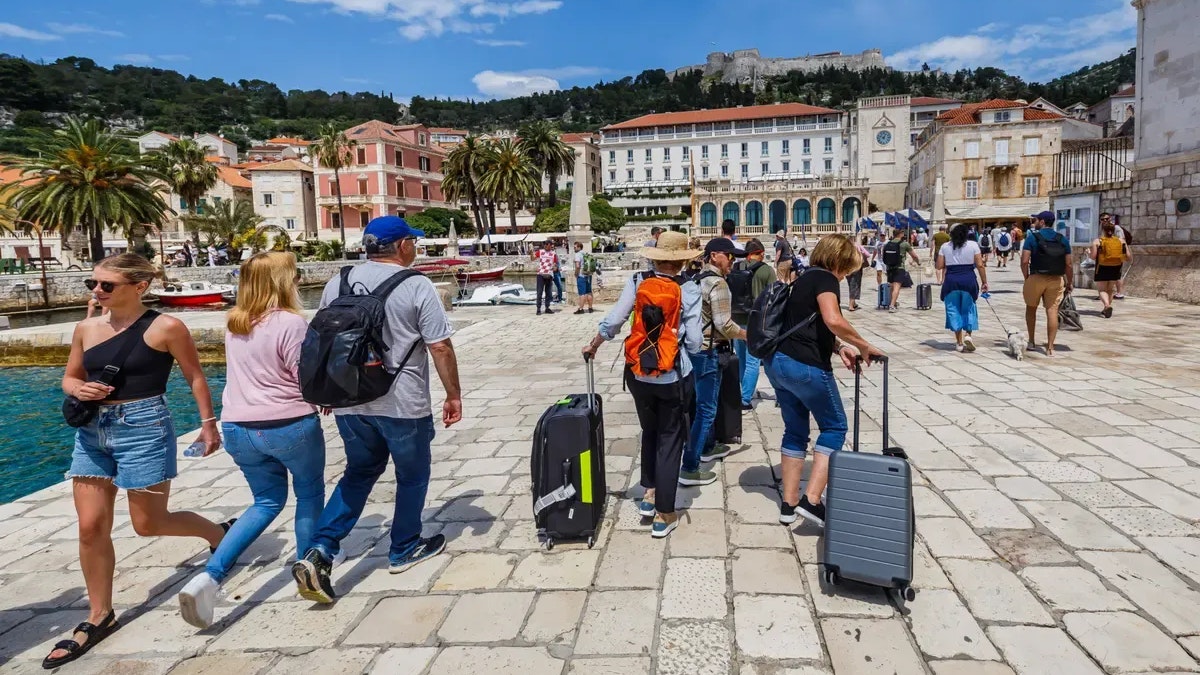 Exzesse betrunkener Besuchender und schlechtes Benehmen in der Öffentlichkeit werden nicht mehr toleriert.