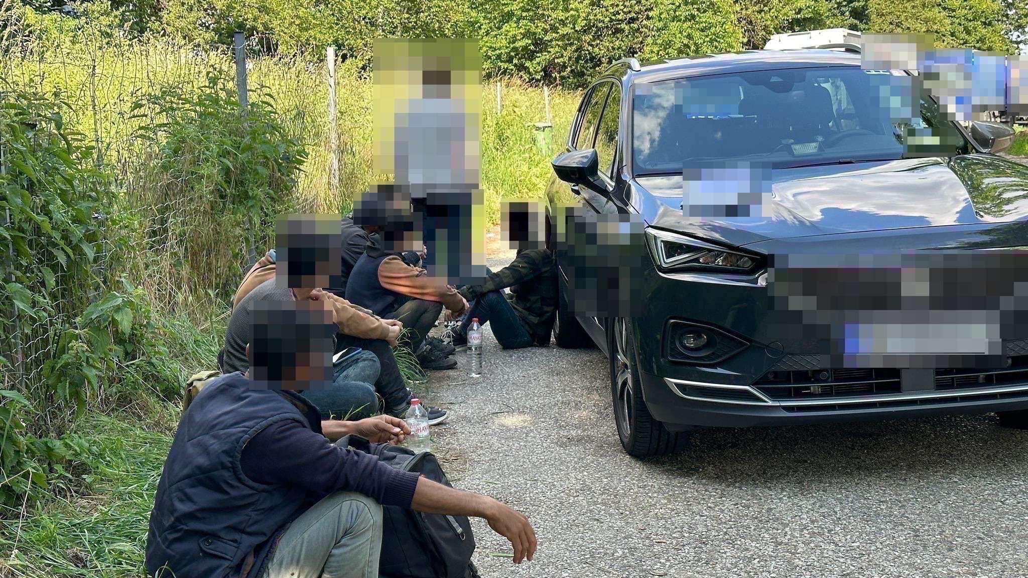 Die Polizei konnte mehrere Pkw-Insassen ausfindig machen.
