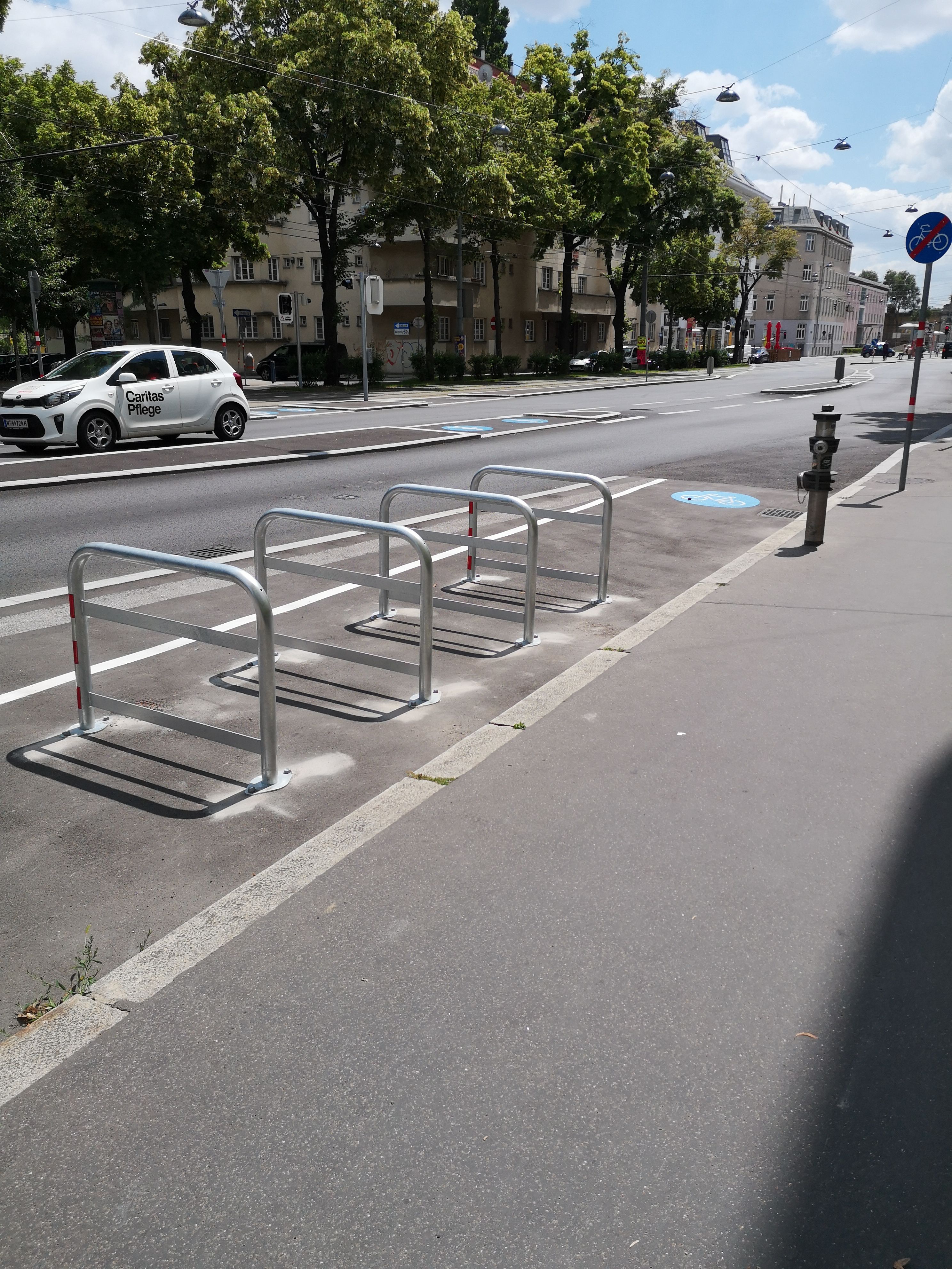 Die falsch montierten Radabstellplätze wurden inzwischen entfernt. 