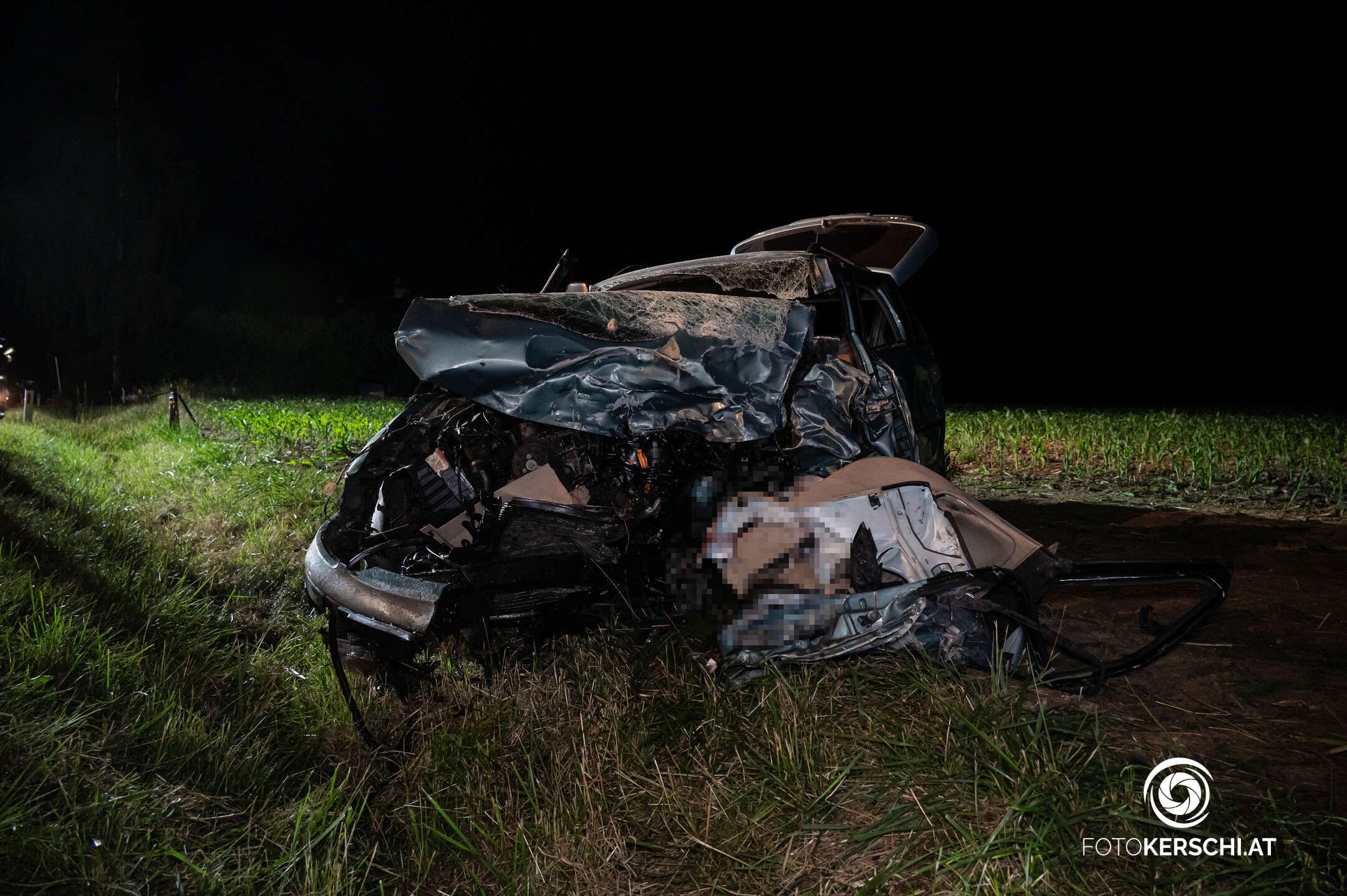 Der Frontalcrash in Altenberg bei Linz forderte zwei Todesopfer.