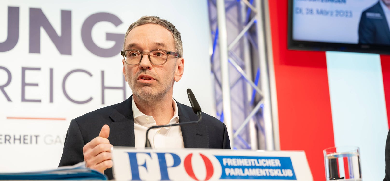 FPÖ-Chef Herbert Kickl während einer Pressekonferenz.&nbsp;