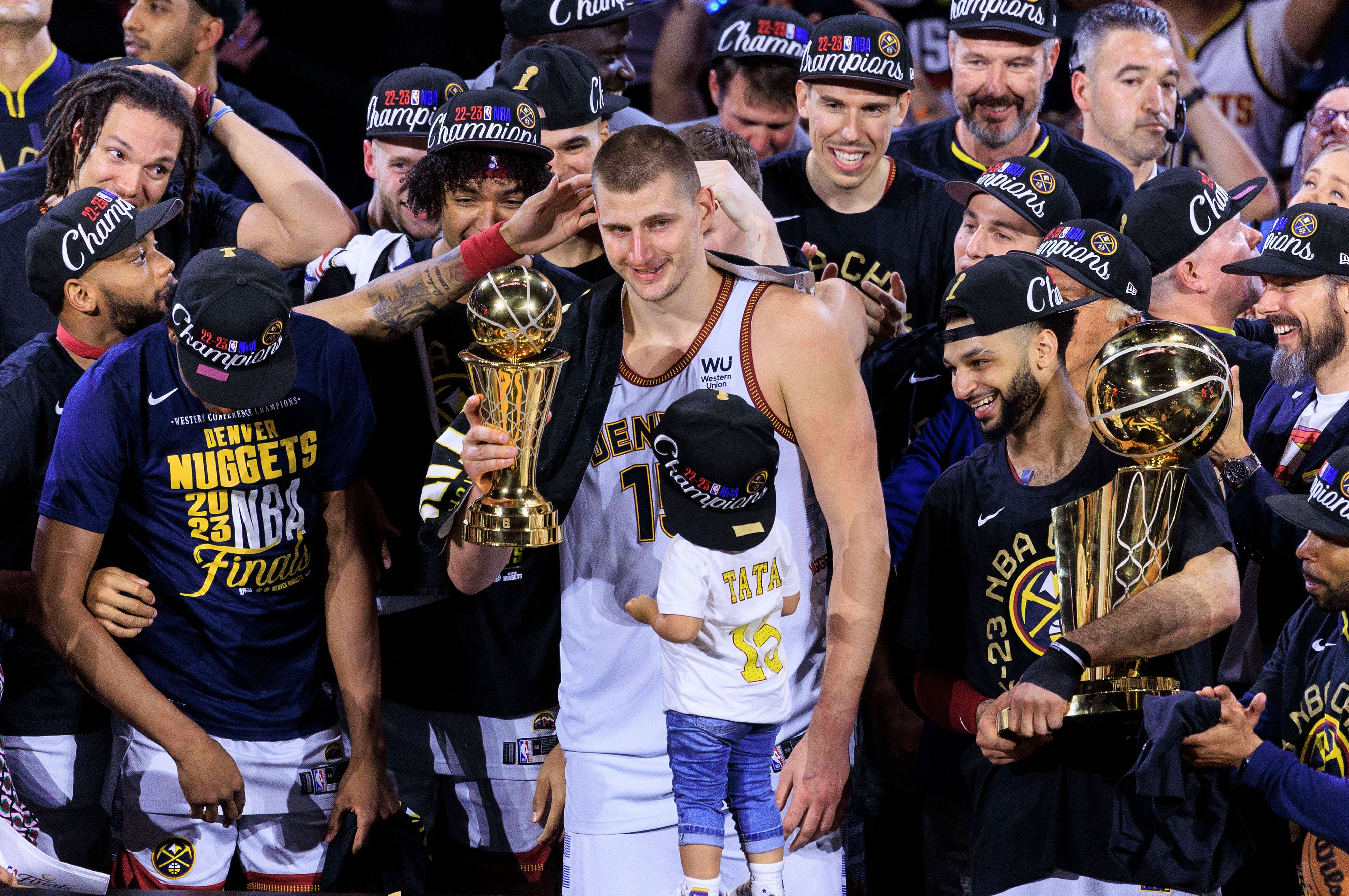 Nikola Jokic und die Nuggets jubeln