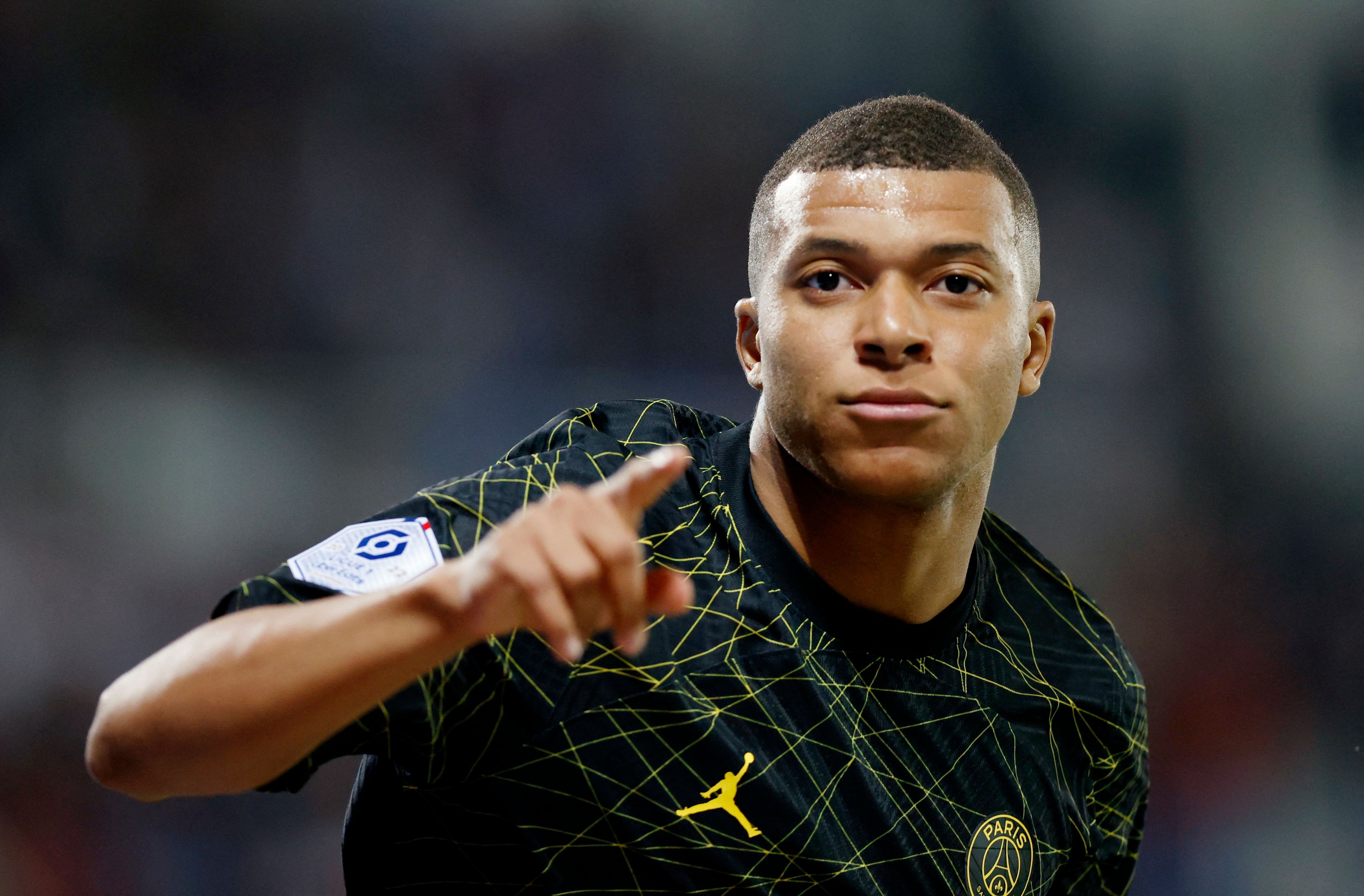 Fußball-Star Kylian Mbappe versetzt Paris St.-Germain in Schockzustand. 