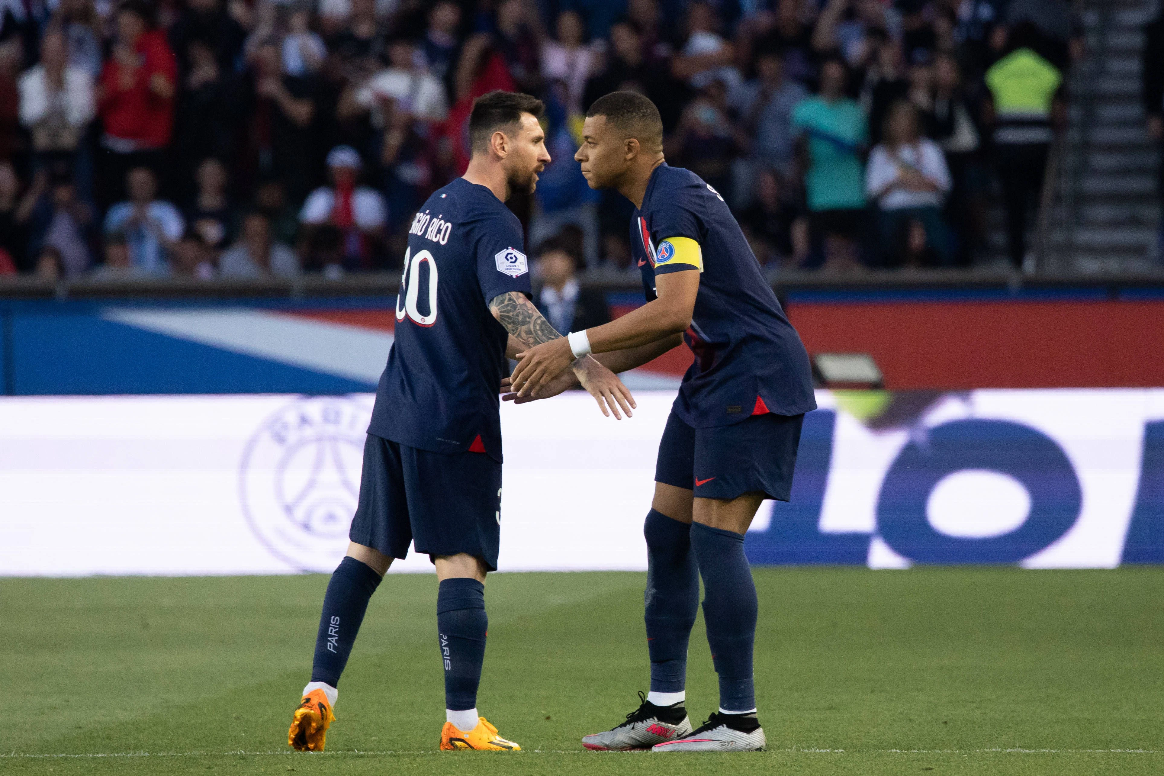 Lionel Messi verlässt Paris St.-Germain, Kylian Mbappe meldet sich zu Wort. 