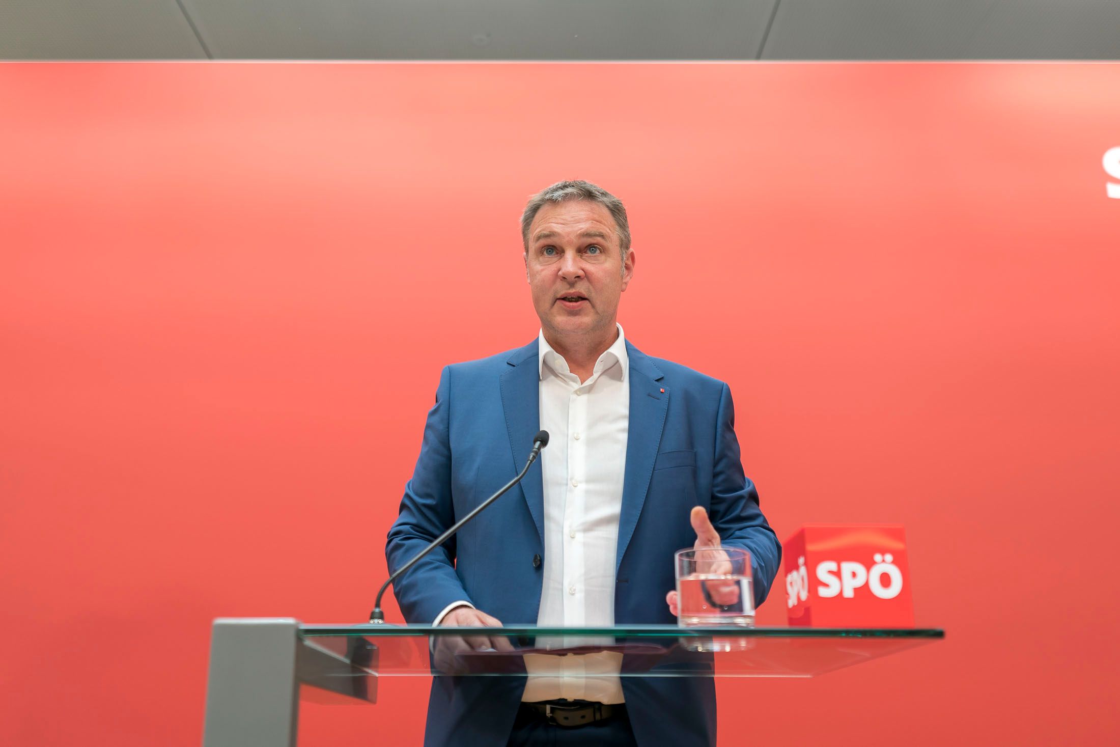  In einem Facebook-Posting übte der Innsbrucker SPÖ-Klubchef Helmut Buchacher scharfe Kritik am neuen Bundesparteivorsitzenden Andreas Babler.