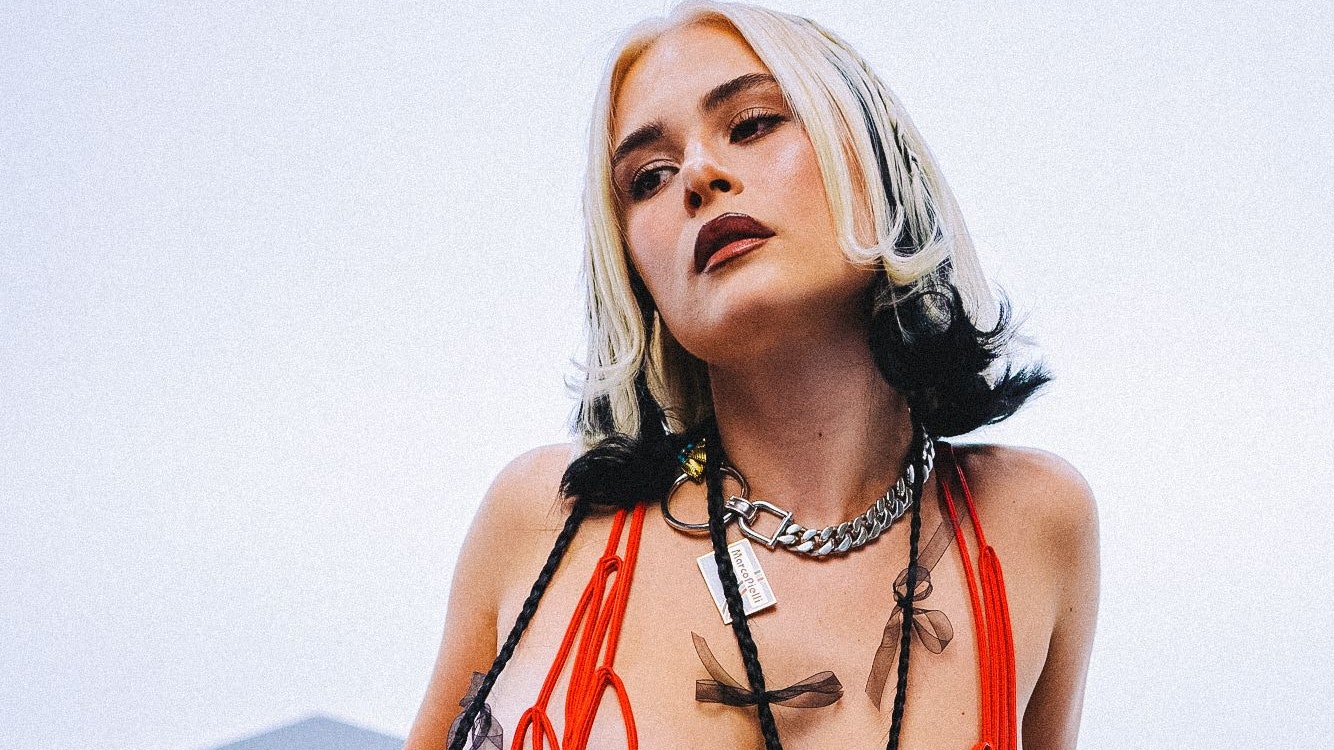 Mit ihrer neuen Single "Du + Ich" beschreitet Mathea nicht nur musikalisch neue Wege.