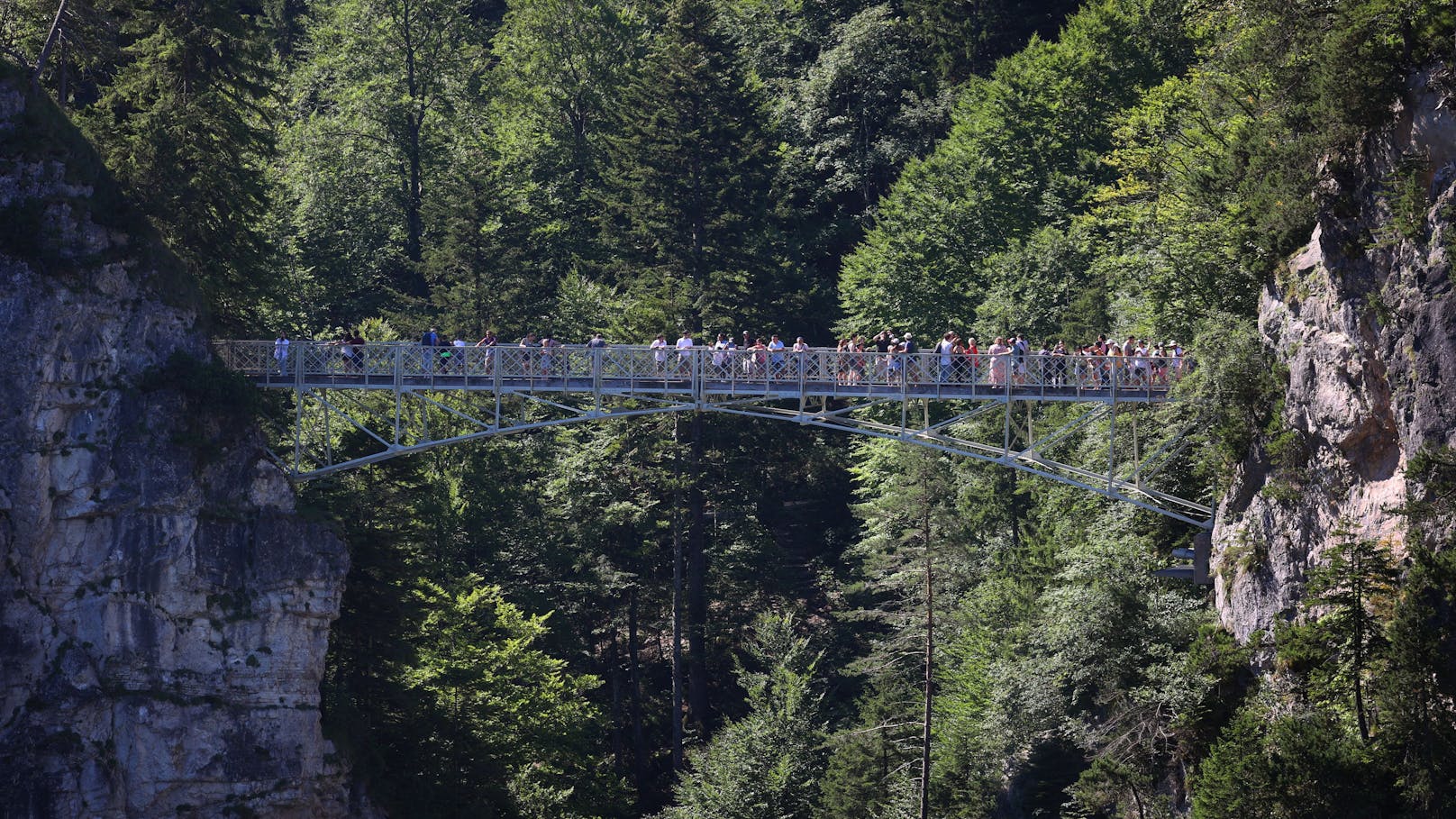 Die Marienbrücke bei Schloss Neuschwanstein - hier stieß der Mann die Frauen hinunter.