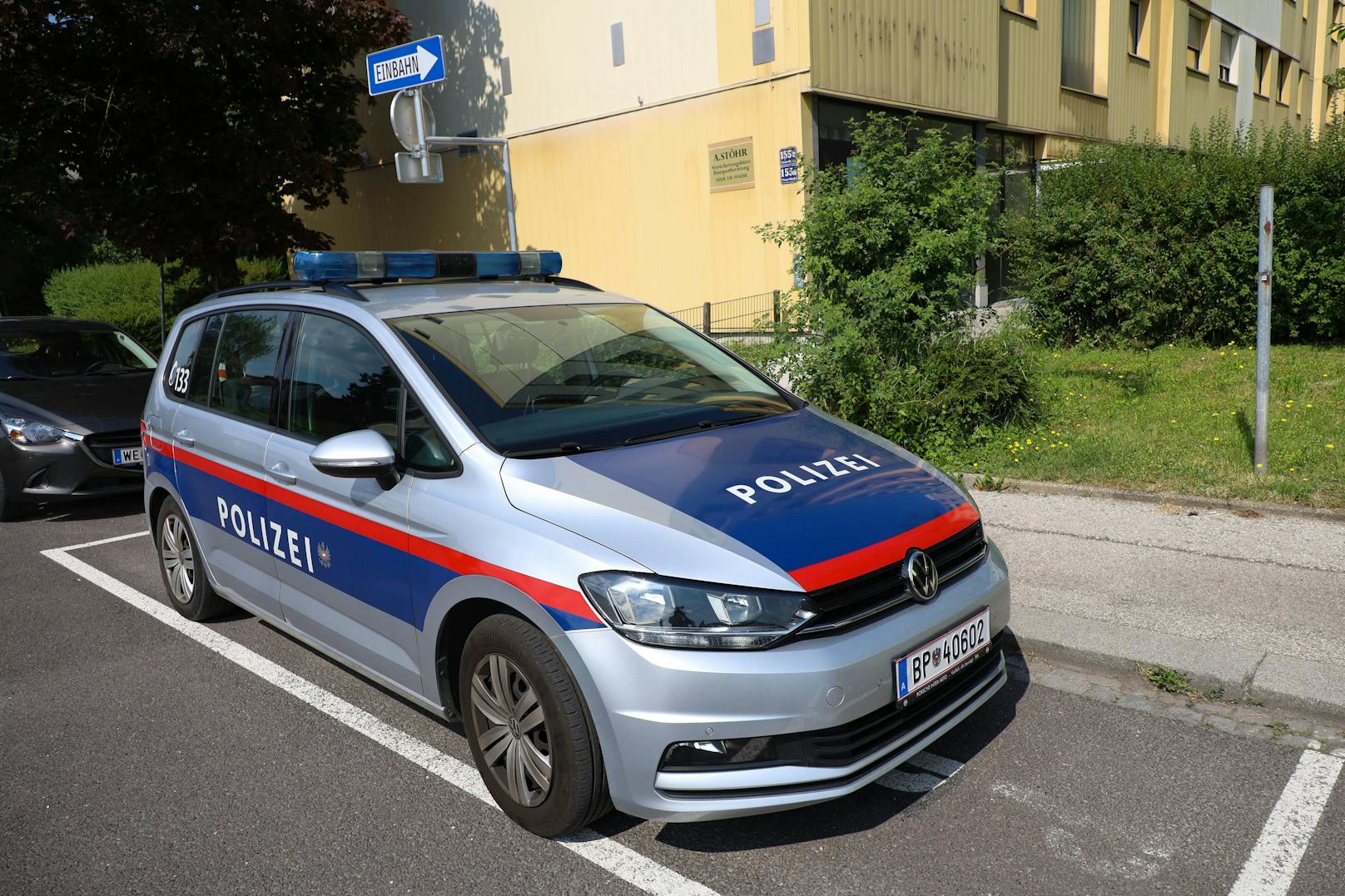 Die Waffe wurde nun im Besitz eines Kärntner Polizist wiedergefunden, der während des Tatzeitraums hier seinen Dienst verrichtet hatte.