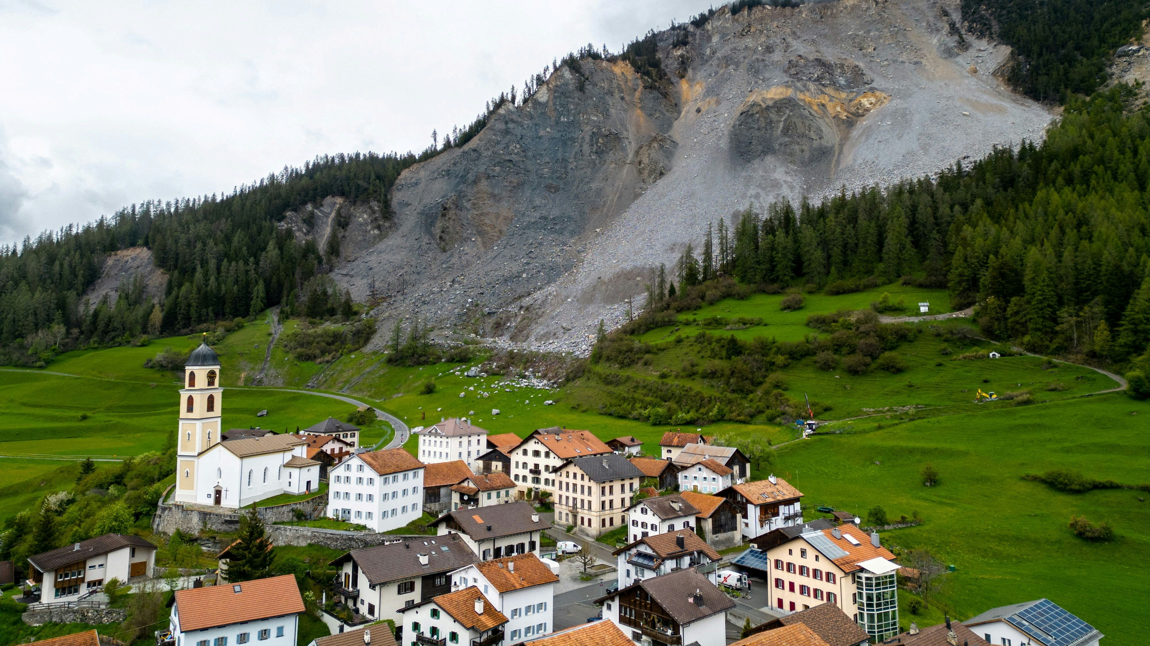 Heute.at - Felssturz – Nächstes Dorf in Alpen steht vor Zerstörung