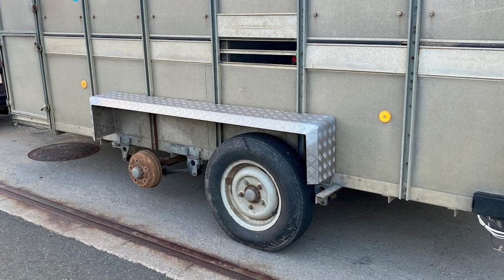 Der desolate Anhänger wurde abgestellt.