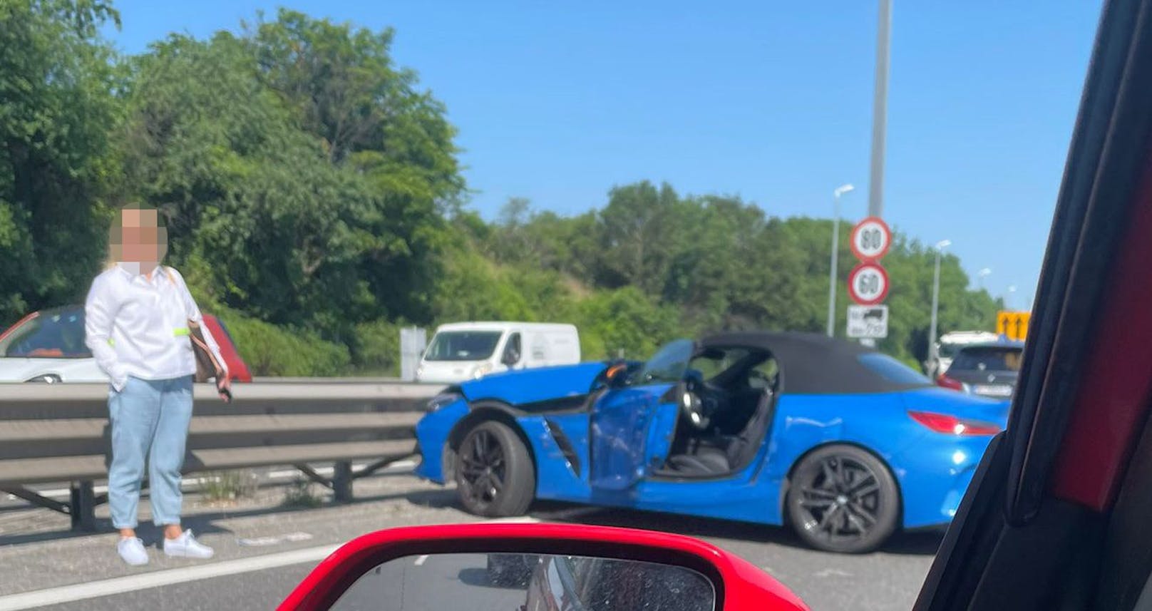 Ärgerlich Blechsalat auf der A22. 