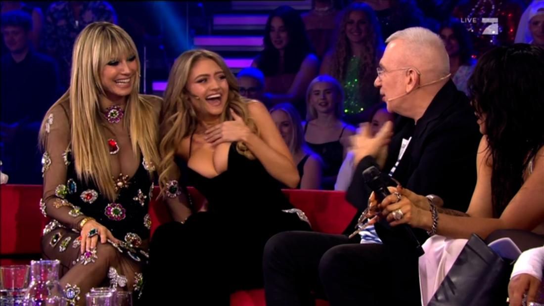 Leni Klum mit Mama Heid und Designer Jean-Paul Gaultier.