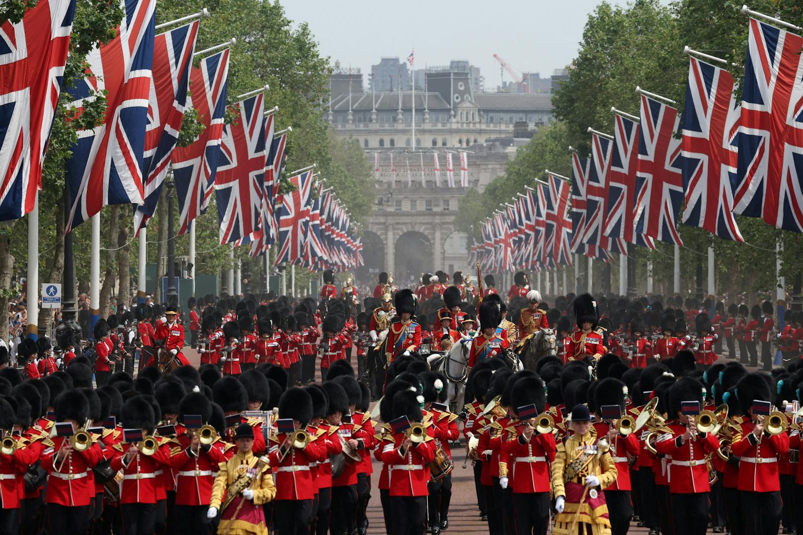Erstmals seit der Krönung von King Charles III. fand die "Trooping the Colour"-Parade statt.