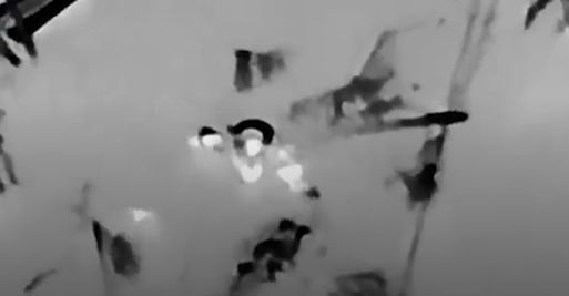 Nach Dammbruch rettet ukrainische Spezialeinheit russische Soldaten.