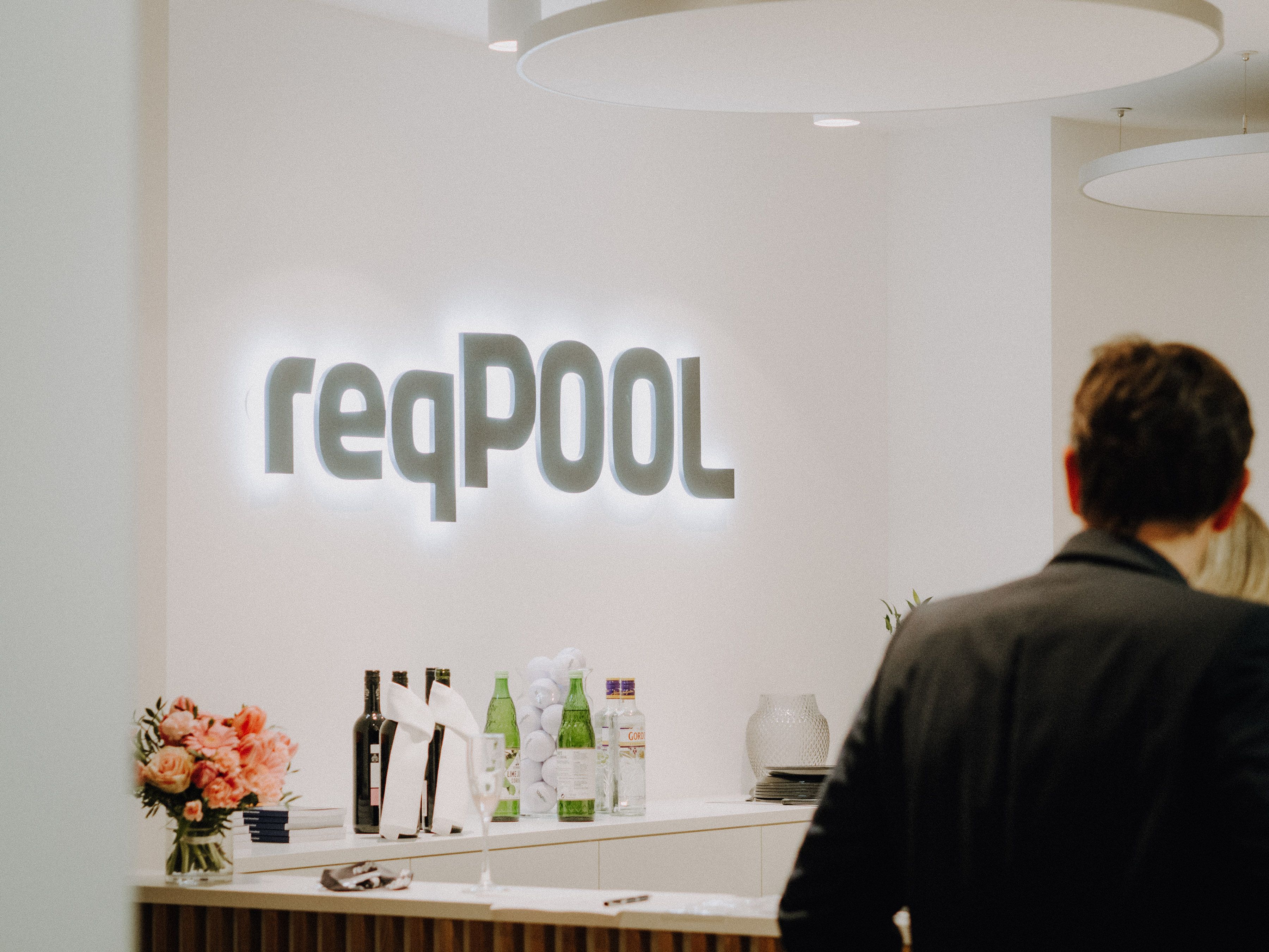 ReqPOOL mit neuen Räumlichkeiten in Wien und Salzburg.