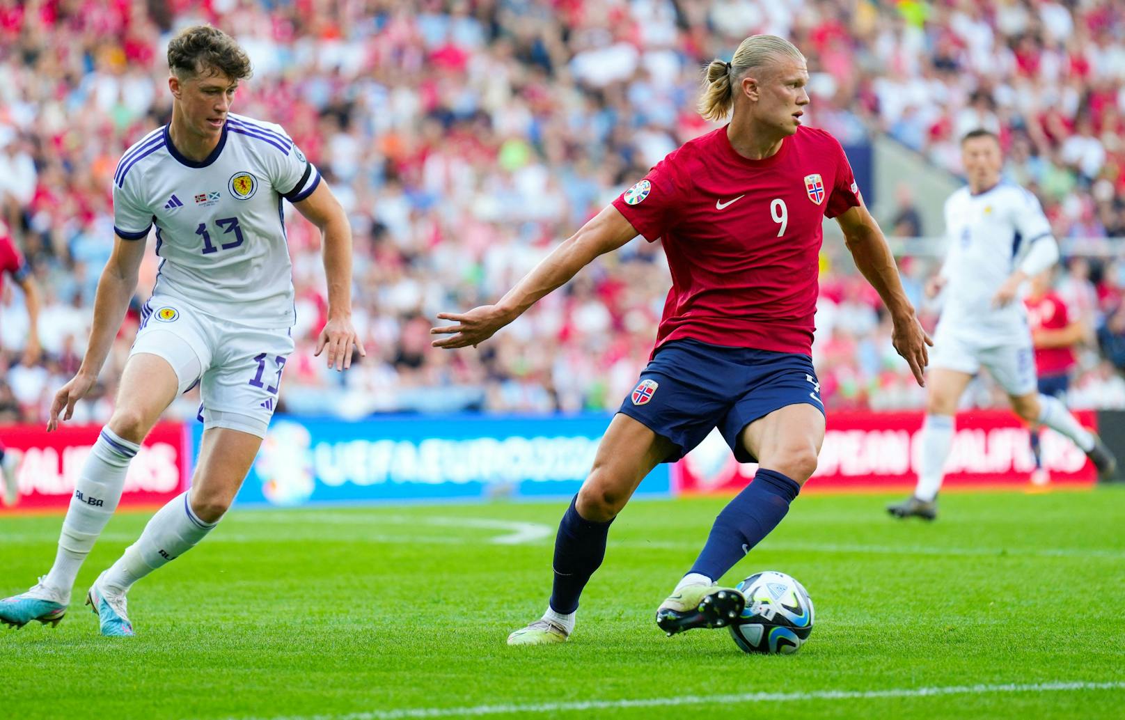 Erling Haaland trifft für Norwegen, der Treffer reichte aber nicht. 